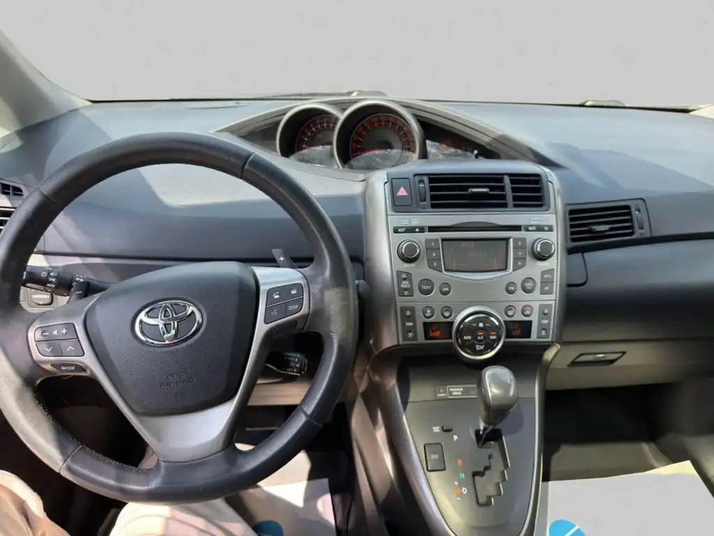 Toyota Verso Executive | 7 Sitzer | Rückfahrkamera Bild 11