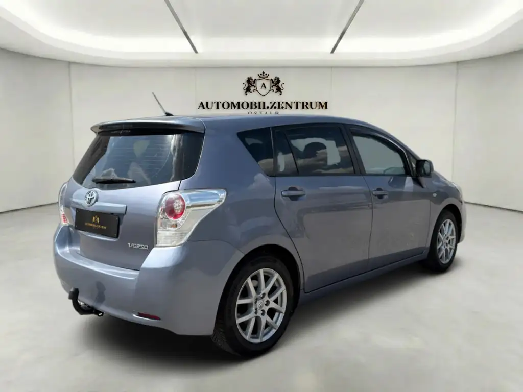 Toyota Verso Executive | 7 Sitzer | Rückfahrkamera Bild 4
