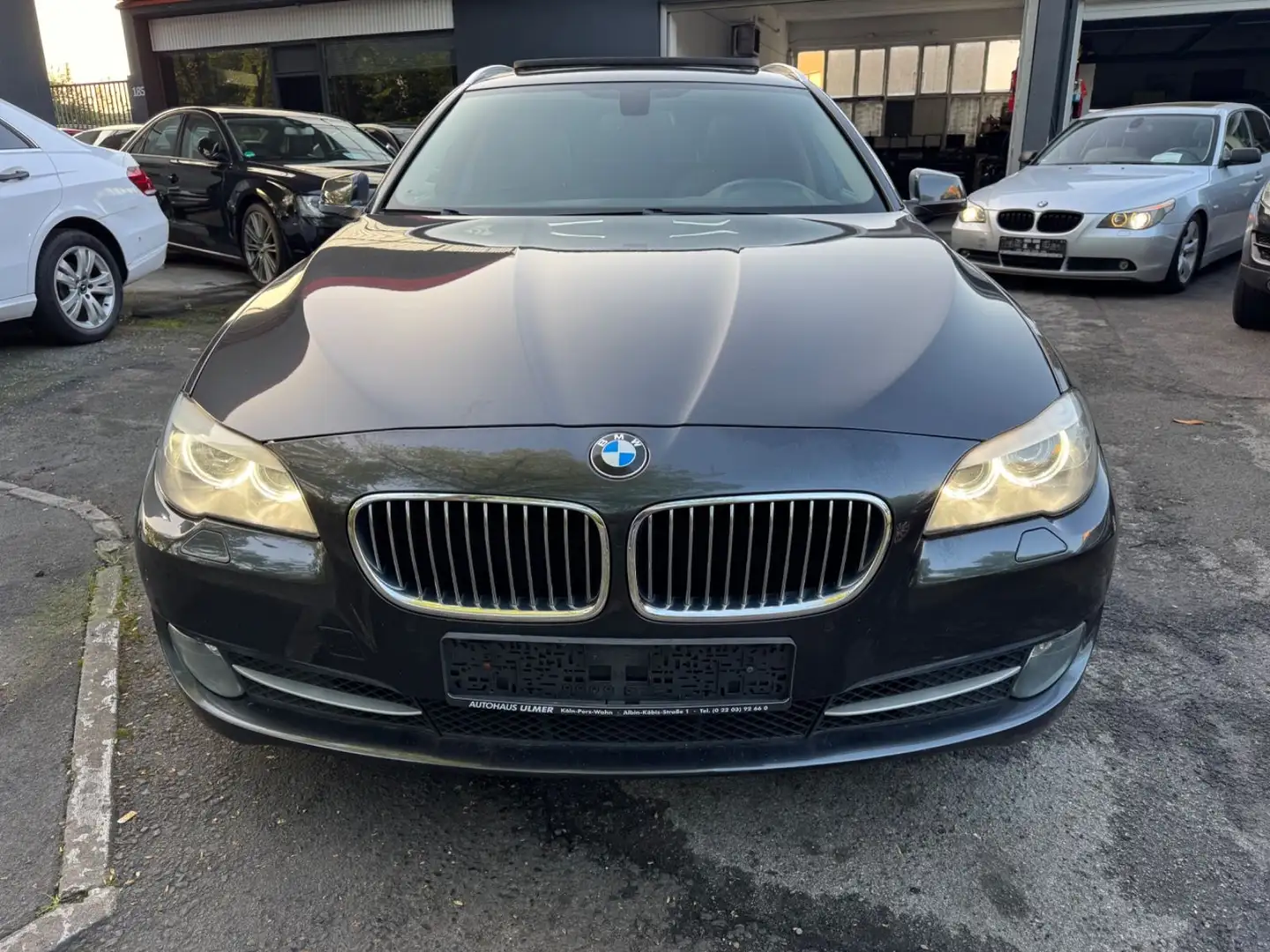 BMW 525 d Touring *NAVI*XENON*PANORAMA*GEPFLEGT Сірий - 2