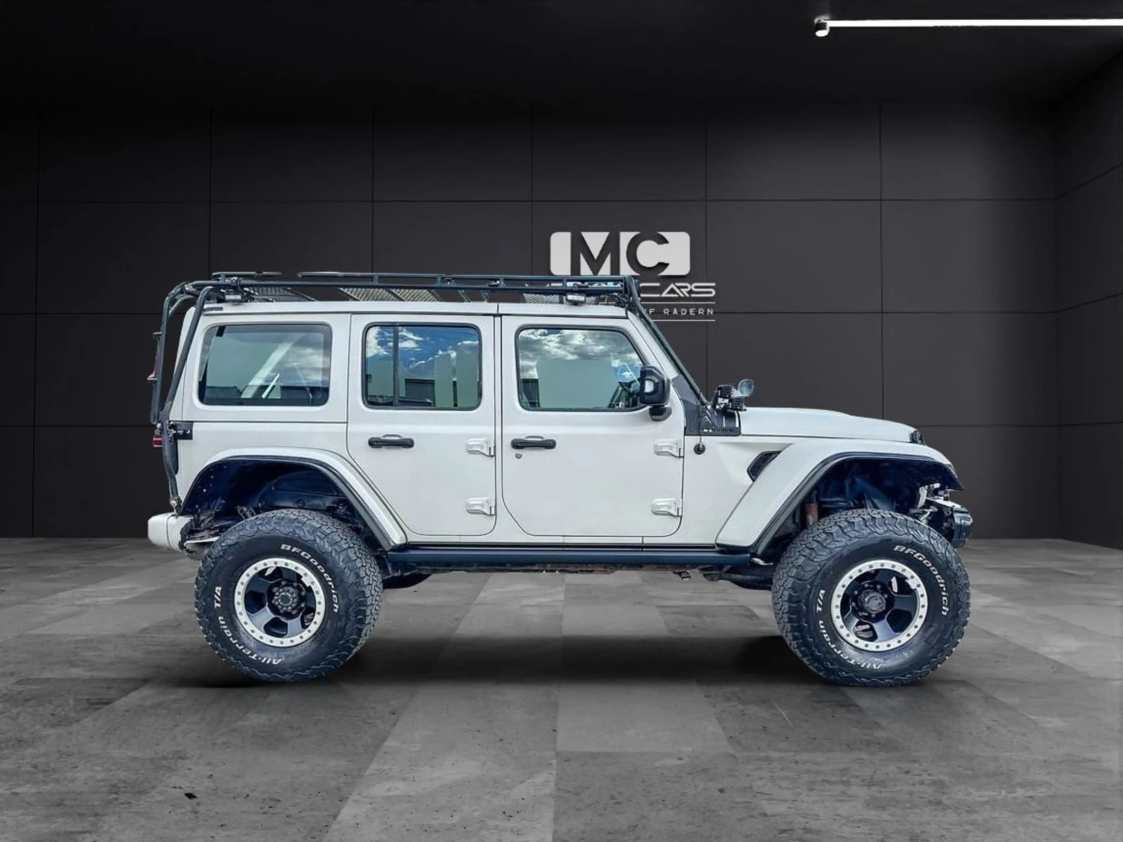 Jeep Wrangler Unlimited ORZ Typ Bawarrion 6,4Liter V8 — photo 6