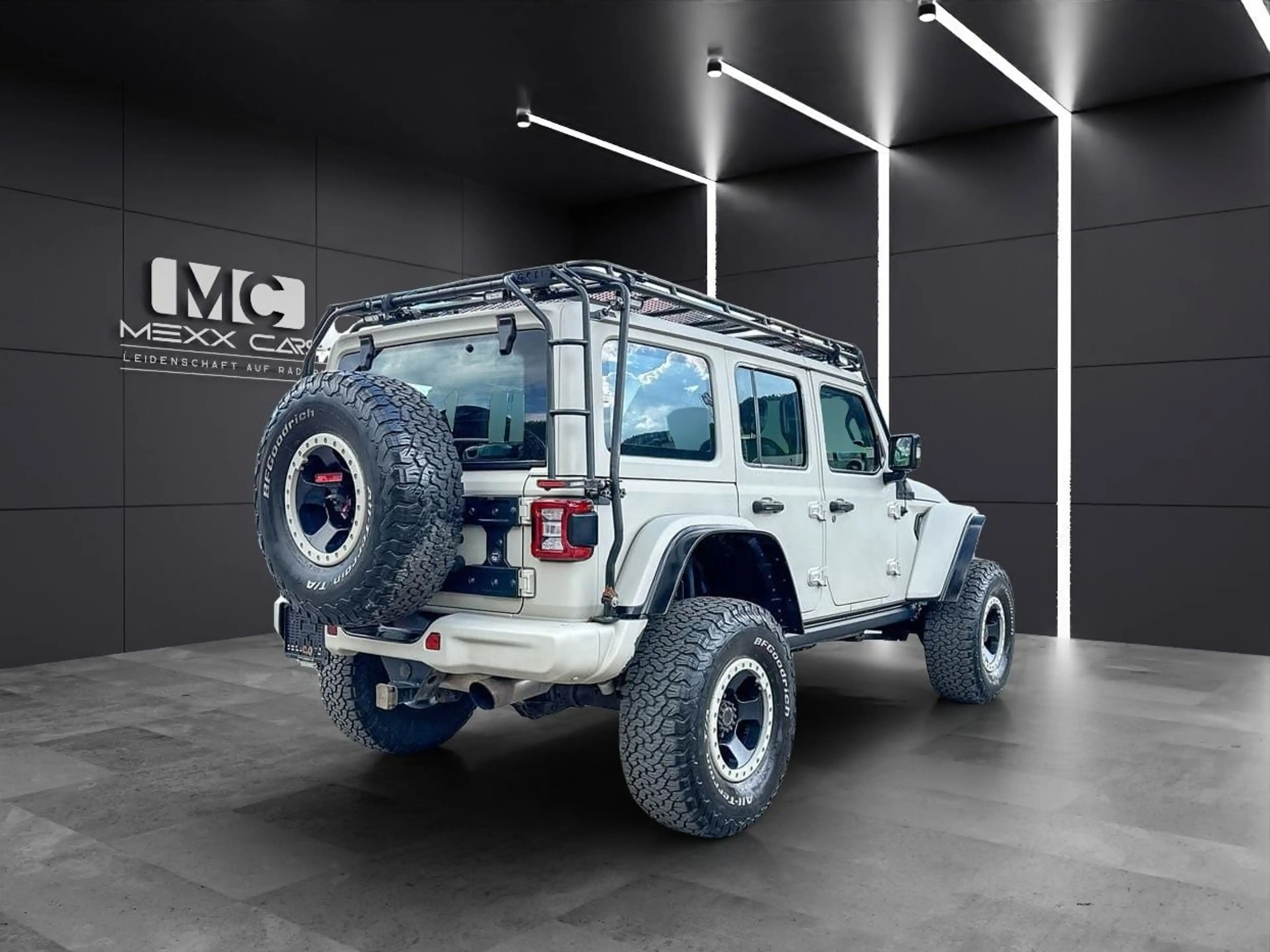 Jeep Wrangler Unlimited ORZ Typ Bawarrion 6,4Liter V8 — photo 9