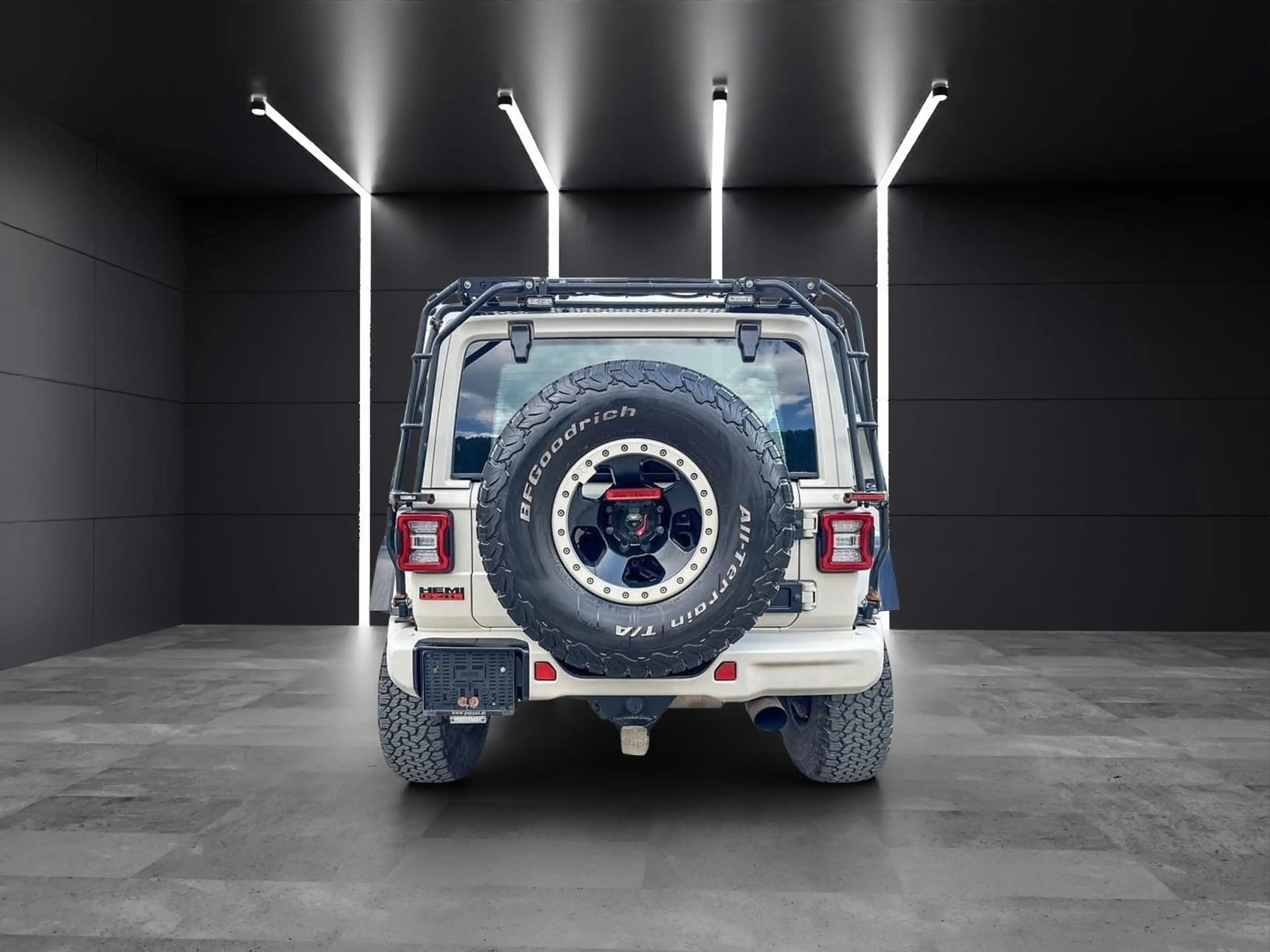 Jeep Wrangler Unlimited ORZ Typ Bawarrion 6,4Liter V8 — photo 8