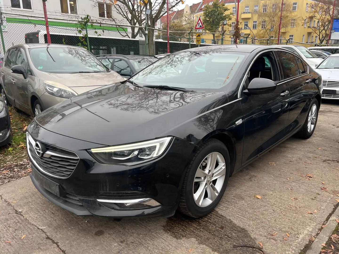 Opel Insignia 1.6 Innovation Limousine Head Up Kamera LED 2017 Schwarz - 1