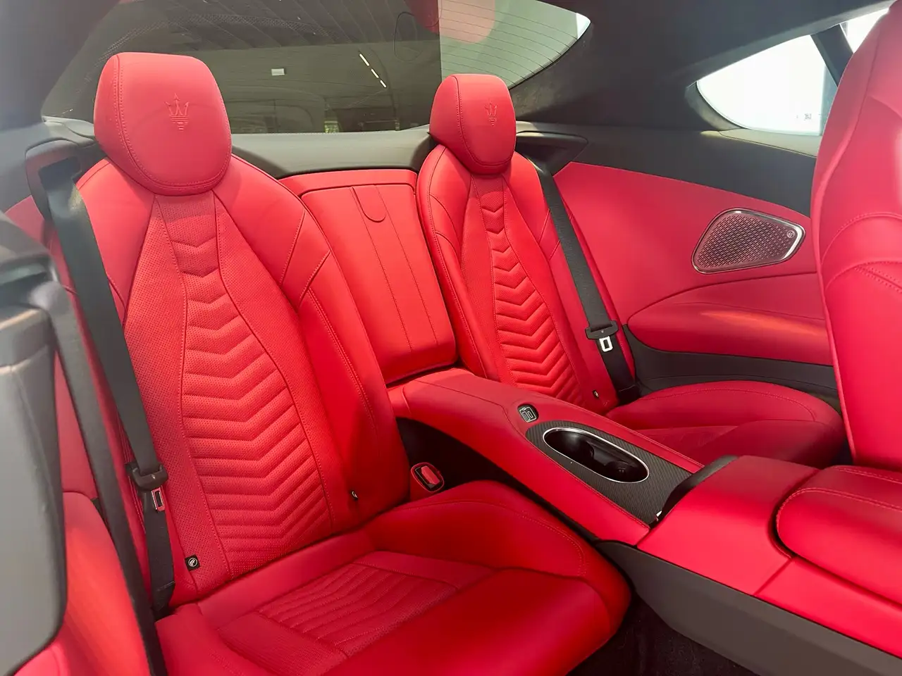 Maserati GranTurismo 2023 — фото 13