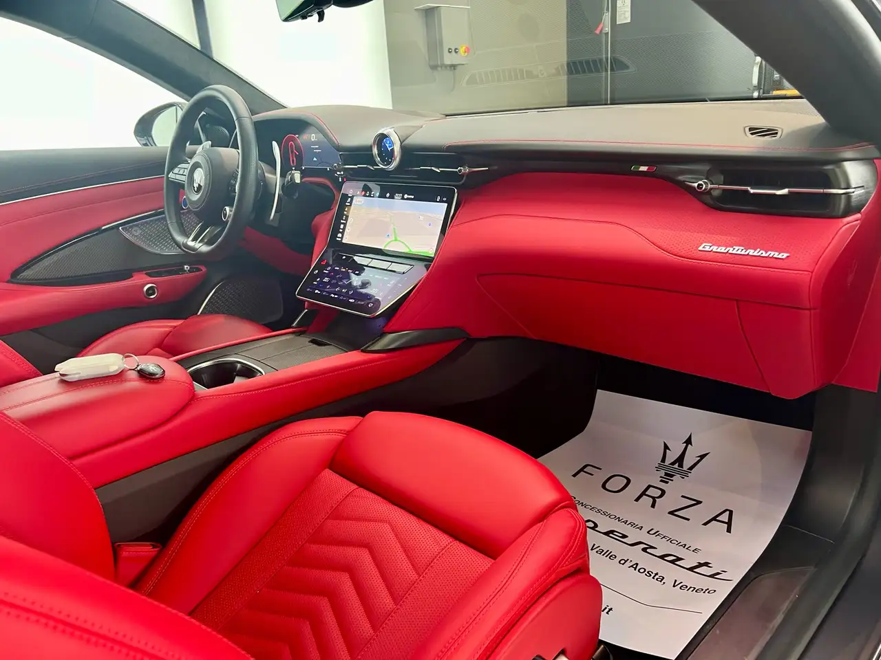 Maserati GranTurismo 2023 — фото 11