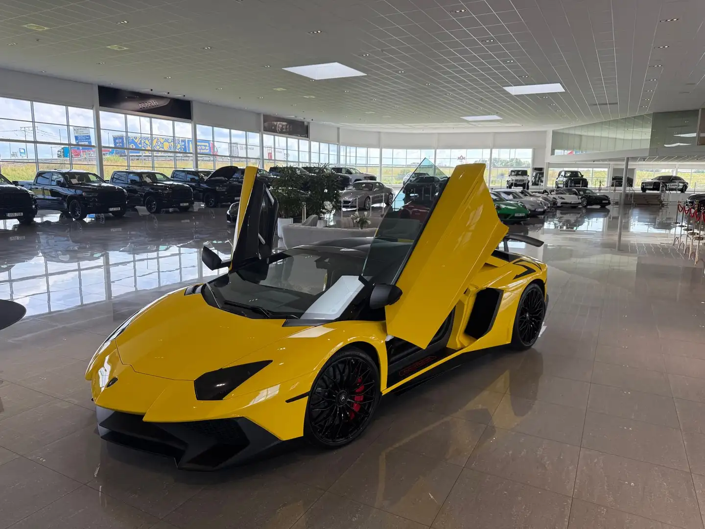 Lamborghini Aventador SV 6.5 LP750-4 Roadster V12 750 ch Alb - 1