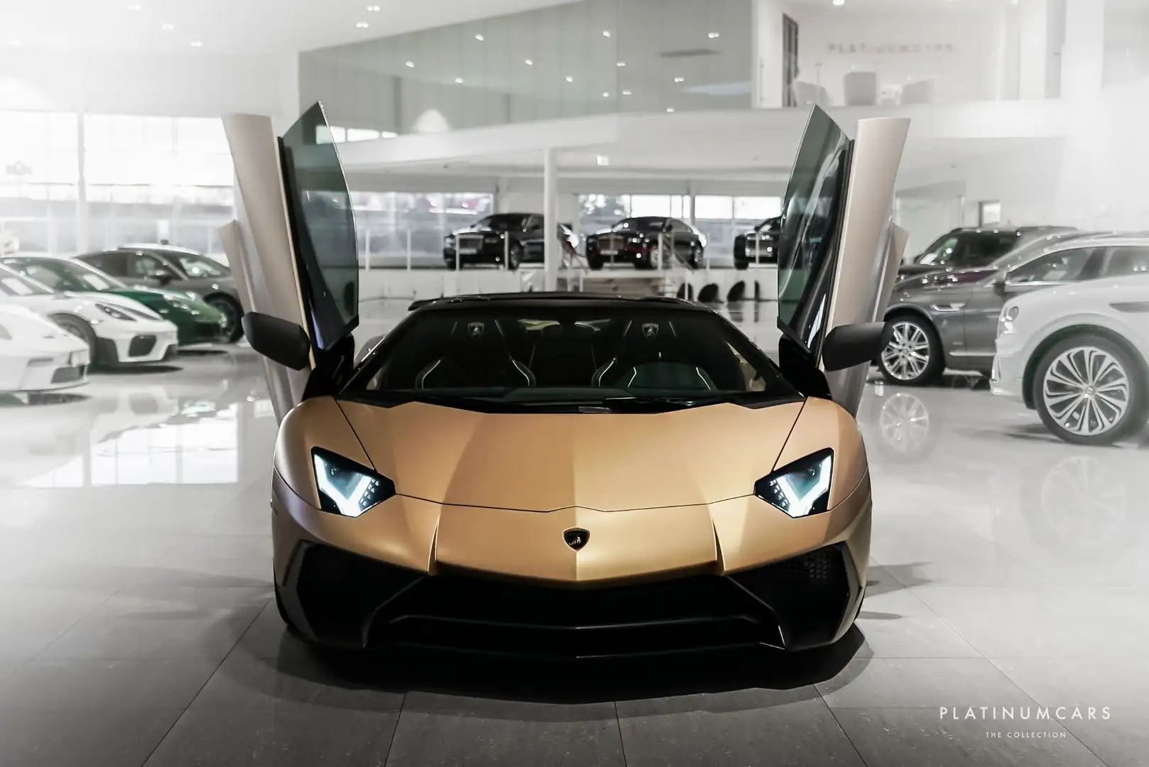 Lamborghini Aventador SV 6.5 LP750-4 Roadster V12 750 ch Blanc - 2