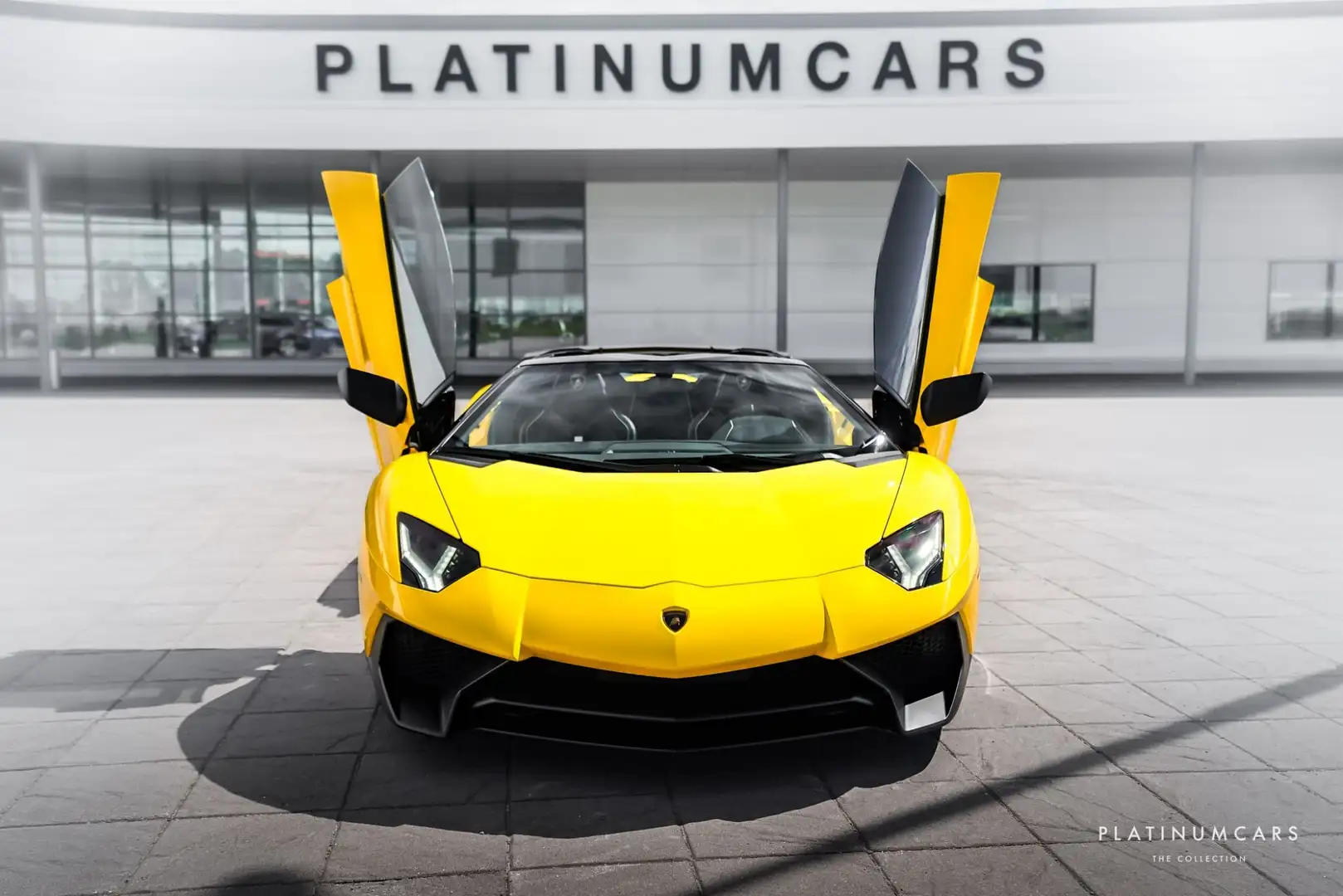 Lamborghini Aventador SV 6.5 LP750-4 Roadster V12 750 ch Blanc - 2