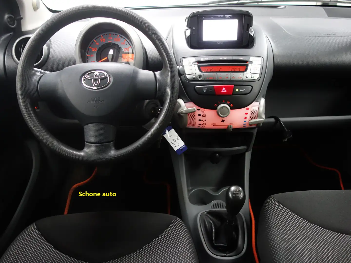 Toyota Aygo 1.0-12V Comfort Navigator Grigio - 2
