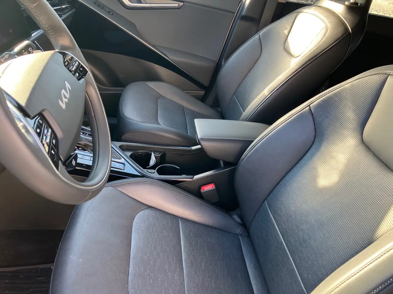 Kia Niro снимка Kia Niro