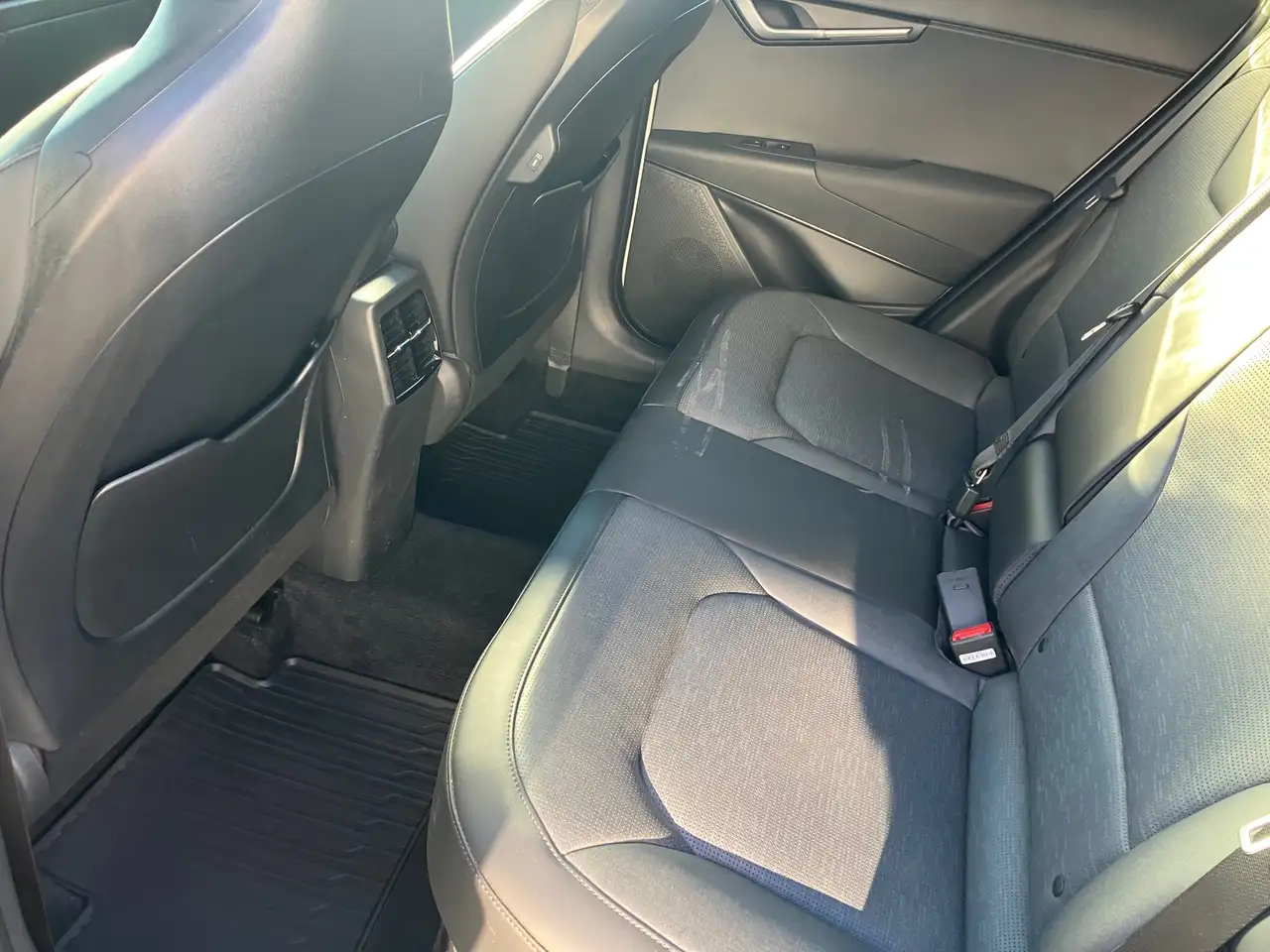 Kia Niro снимка Kia Niro