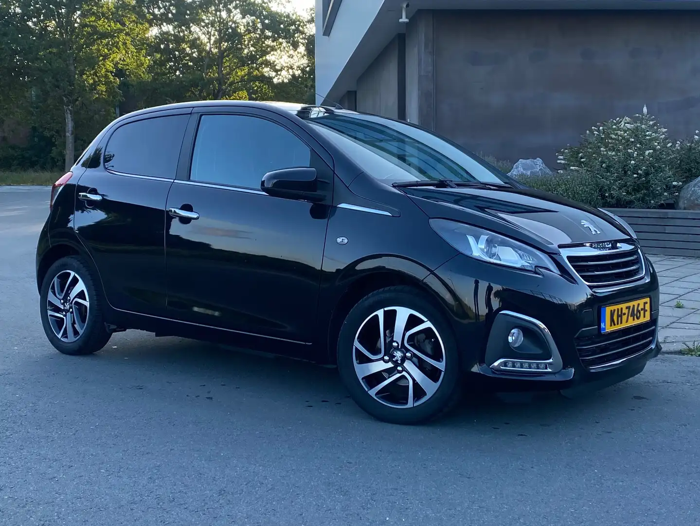Peugeot 108 108 1.0 e-VTi Allure Zwart - 1