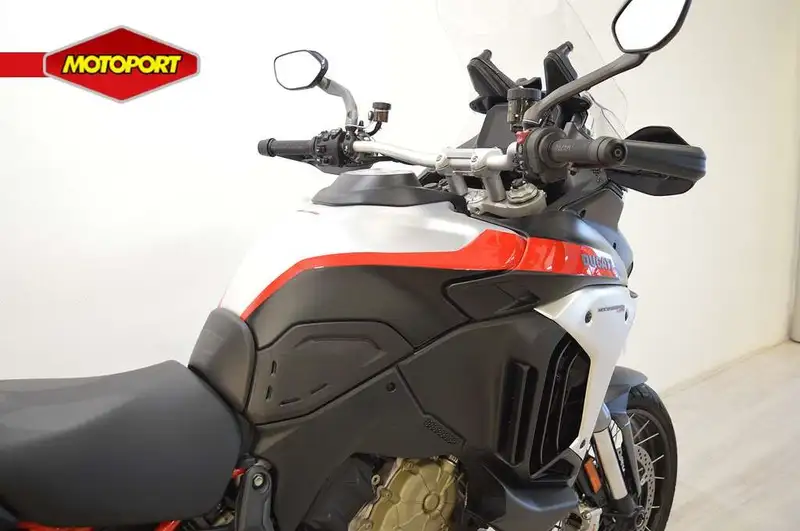 Ducati Multistrada V4 - foto 4