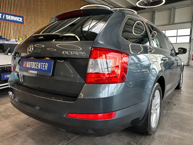 Skoda Octavia view 2
