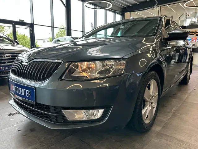 Skoda Octavia view 4