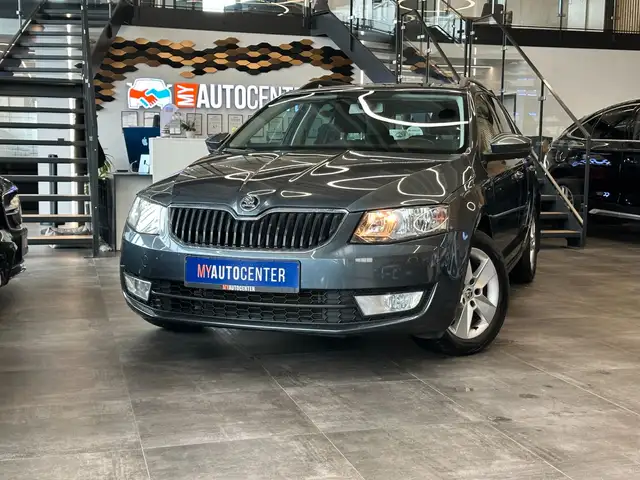 Skoda Octavia main image