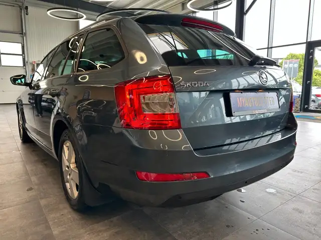 Skoda Octavia view 5