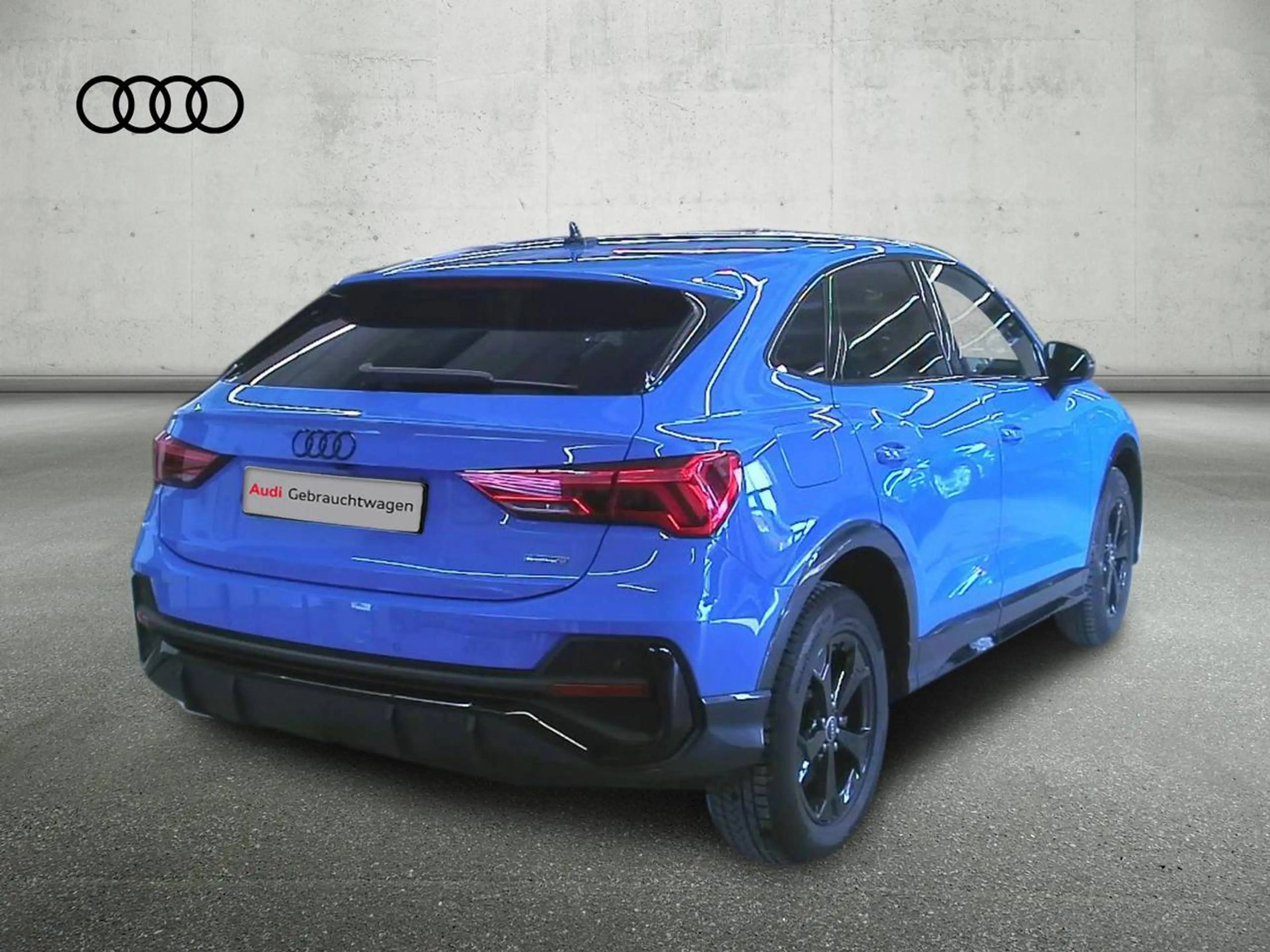 Audi Q3 Sportback 40 TDI S tronic quattro S line — photo 3