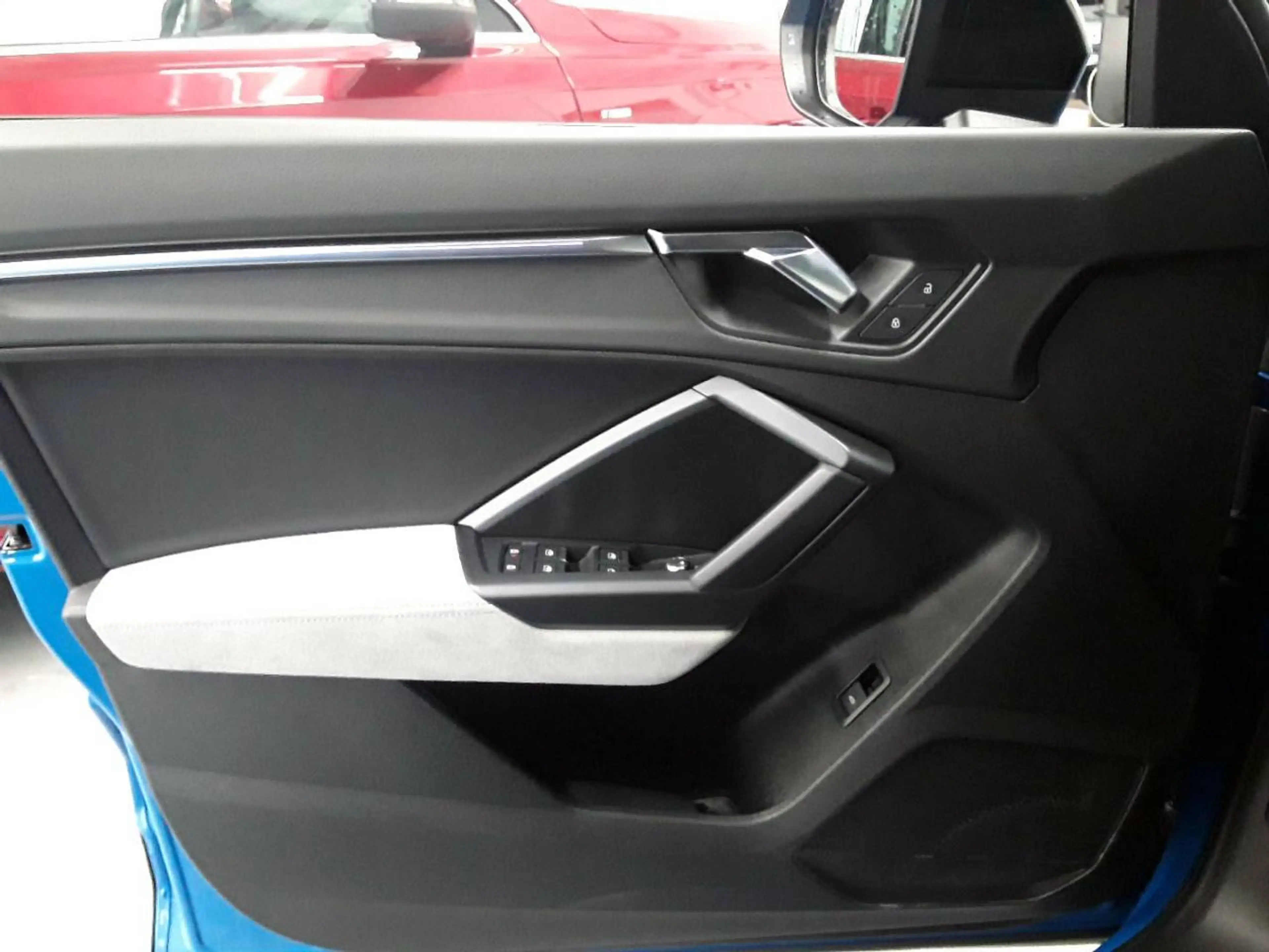 Audi Q3 Sportback 40 TDI S tronic quattro S line — photo 4