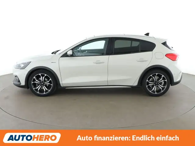 Ford Focus view 3