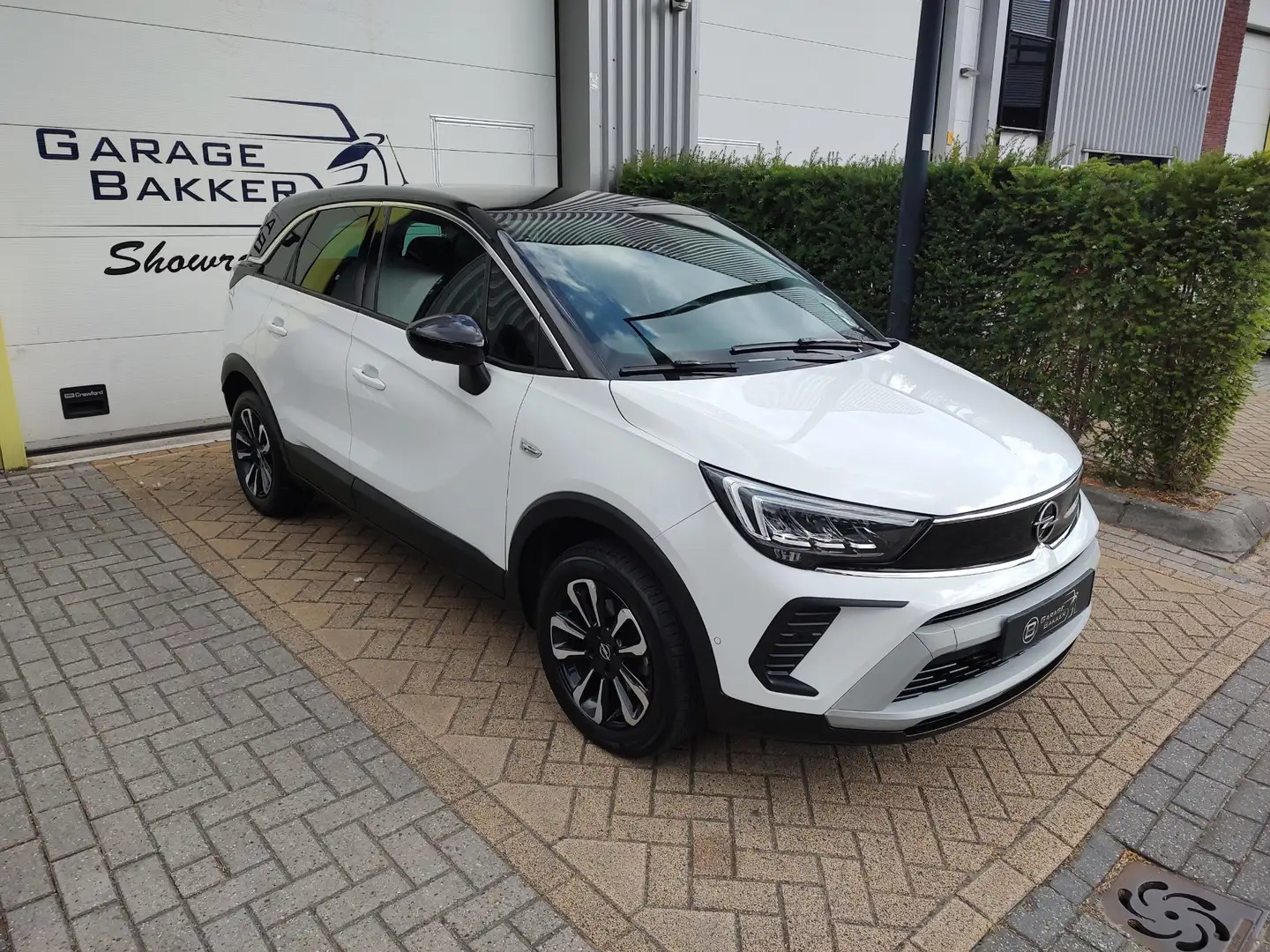 Opel Crossland 1.2 Turbo Elegance Navigatie Led 360-Camera Bi-Ton Wit - 1