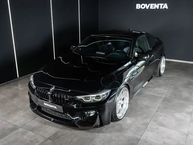 BMW M4 view 2