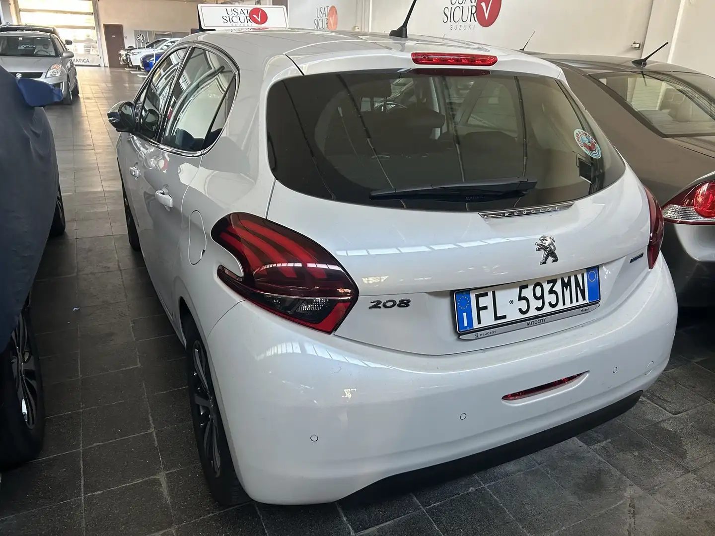 Peugeot 208 PureTech Turbo 110 S&S 5 porte Allure Bianco - 2