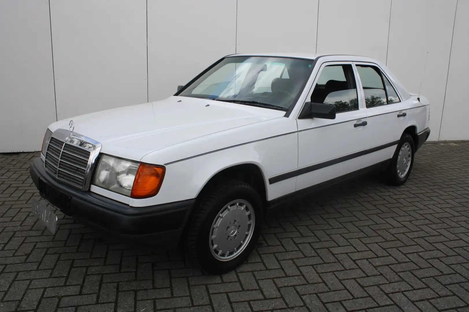 Mercedes-Benz 200 250 D Wit - 1