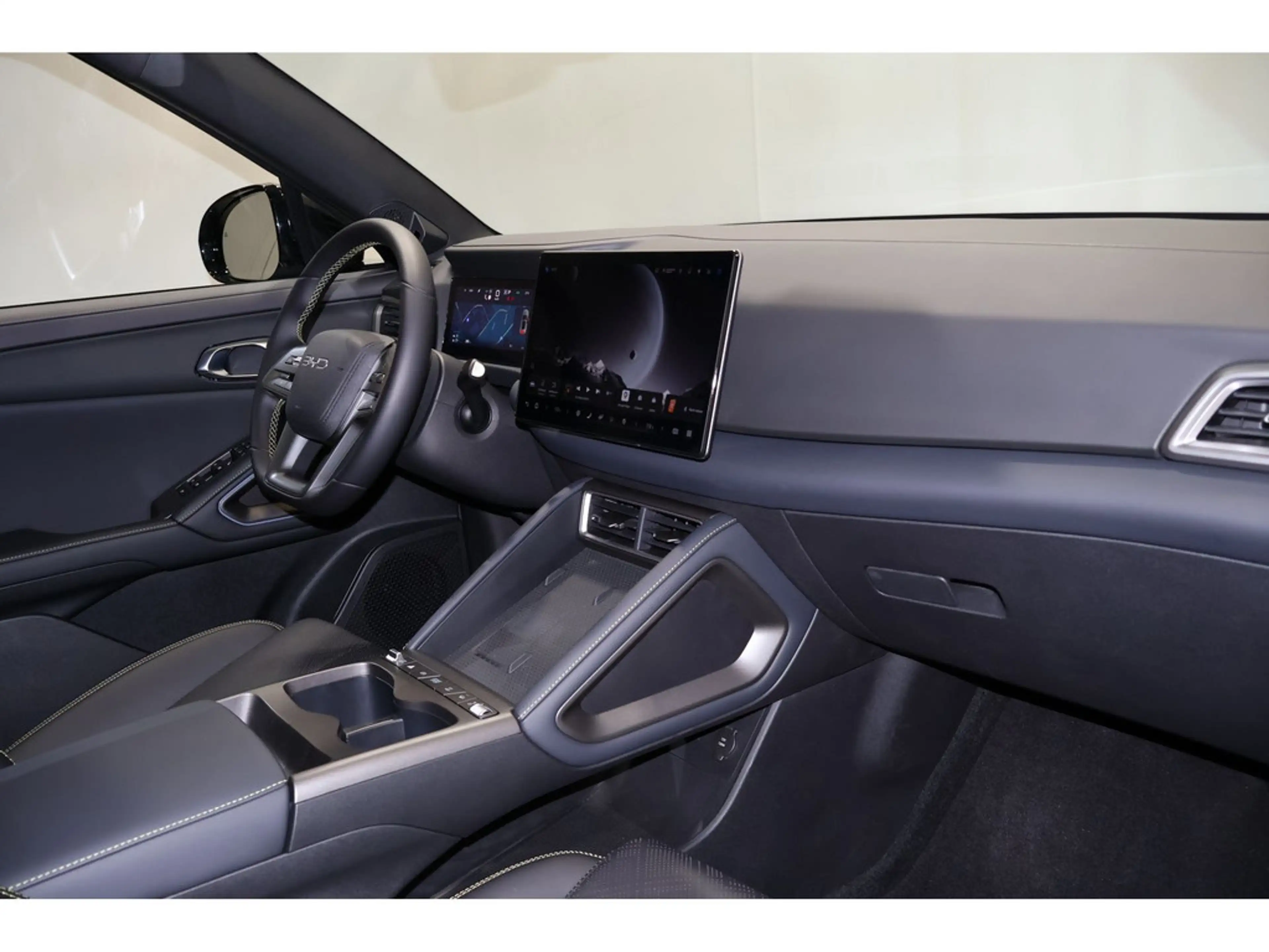 BYD Atto 2 DM-i Boost Navi/Sitzheizung/Rückfahrkamera — photo 14