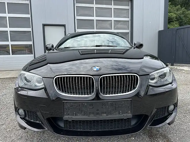 BMW 325 i xDrive Coupé Österreich-Paket