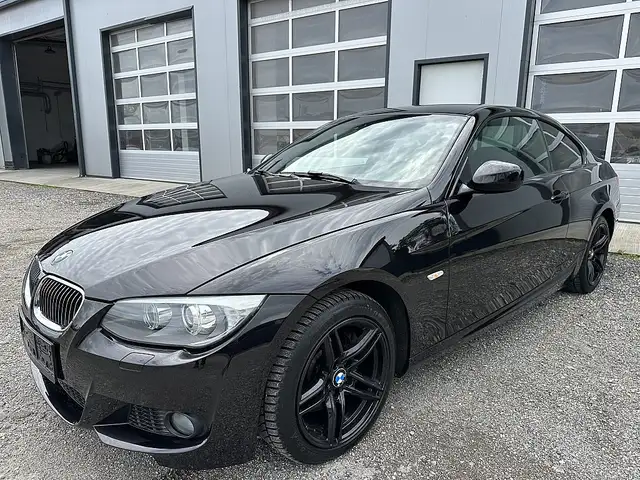 BMW 325 i xDrive Coupé Österreich-Paket