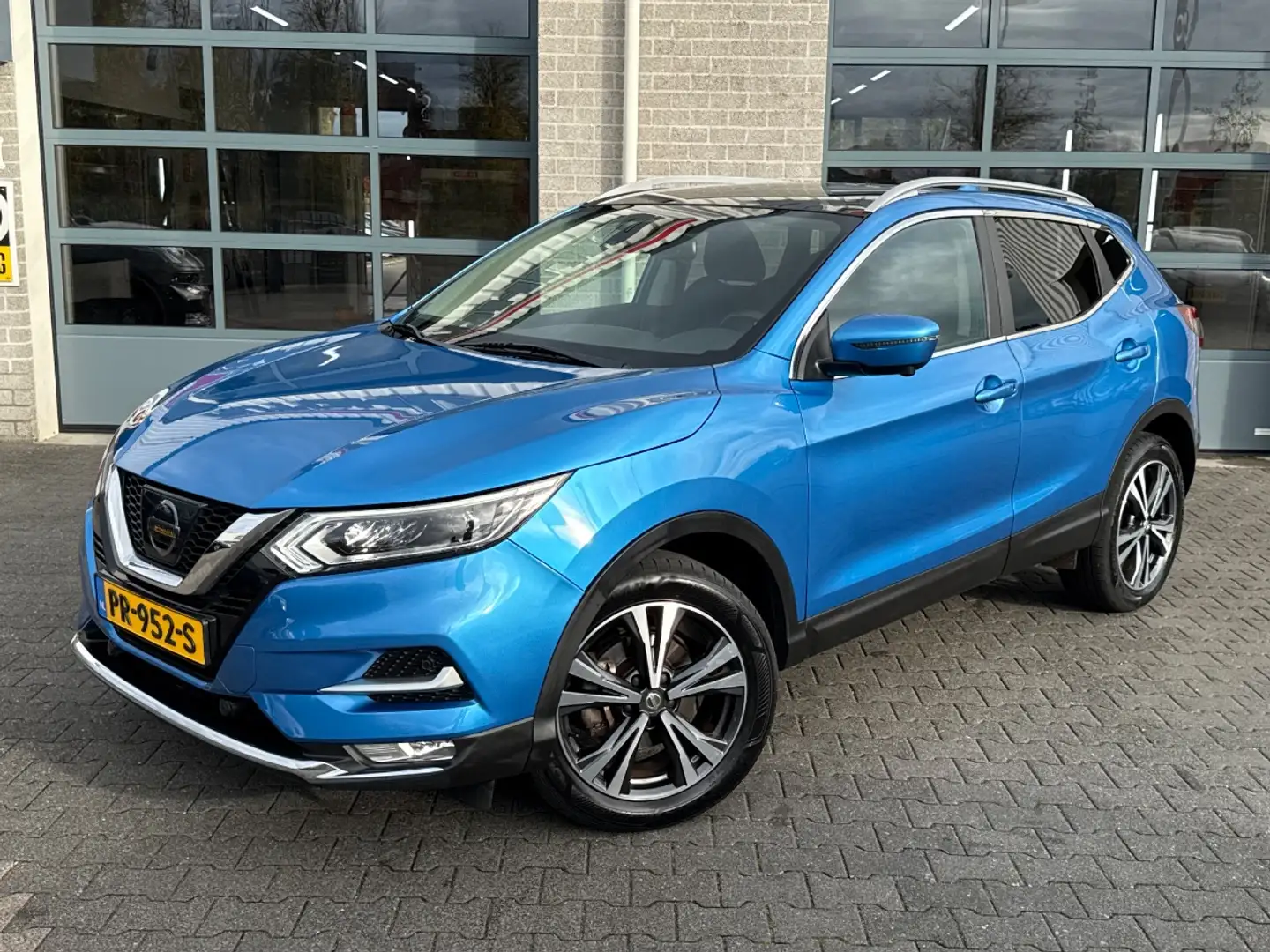 Nissan Qashqai 1.2 Tekna | PANORAMADAK | NAVI | Blauw - 1