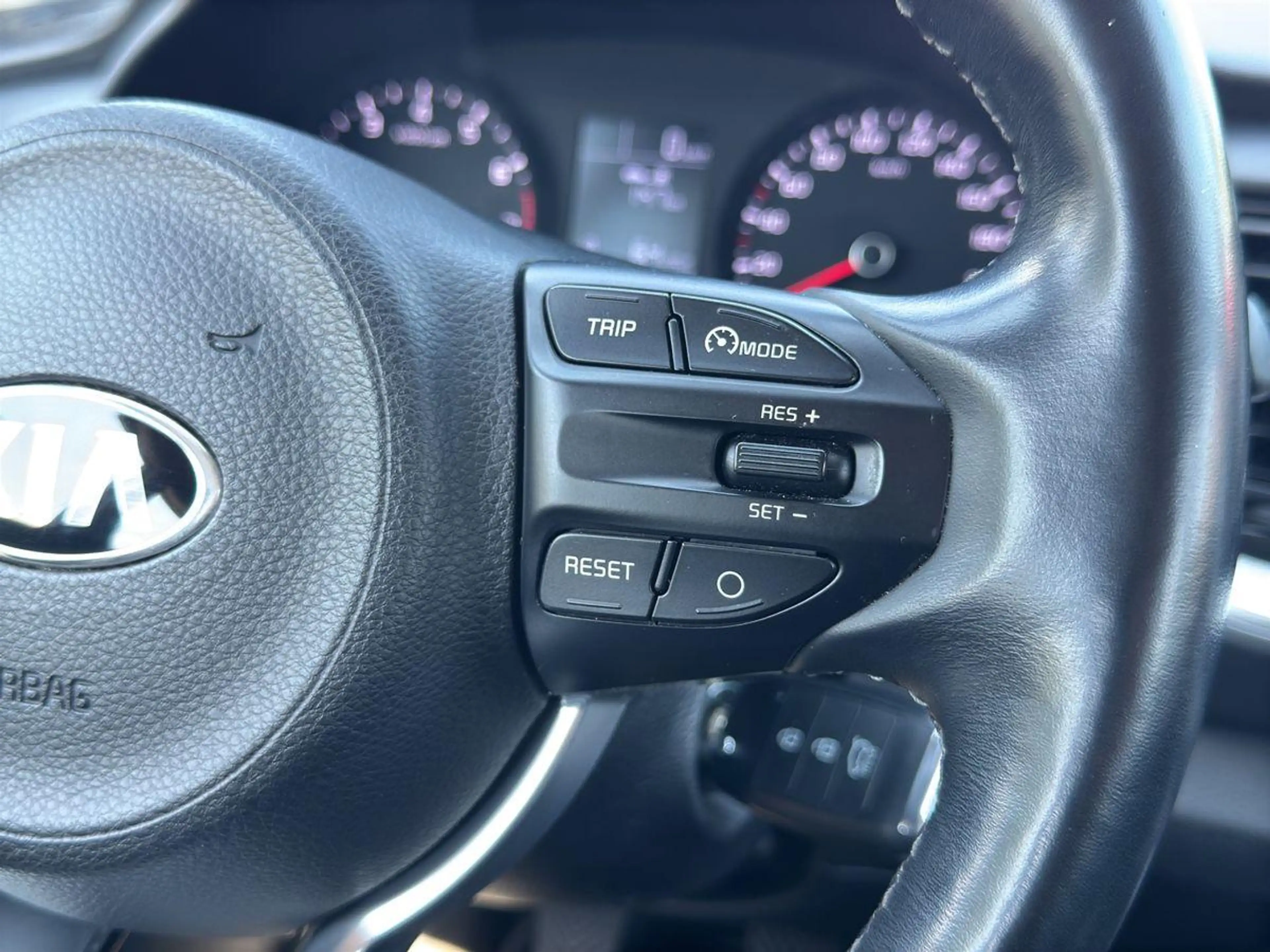 Kia Stonic 1.2 Edition7 Klima Sitz+Lenkheiz Einparkh — photo 15