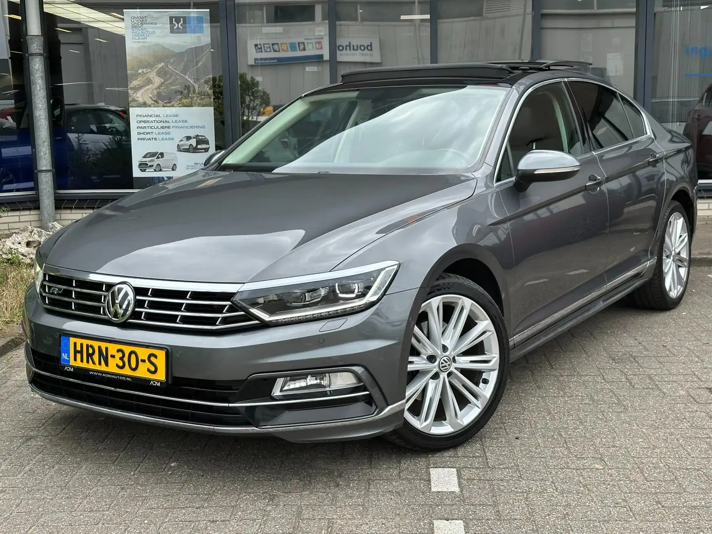 Volkswagen Passat 2.0 TDI Business Edition R l ACC l PANO l XENON Gris - 1
