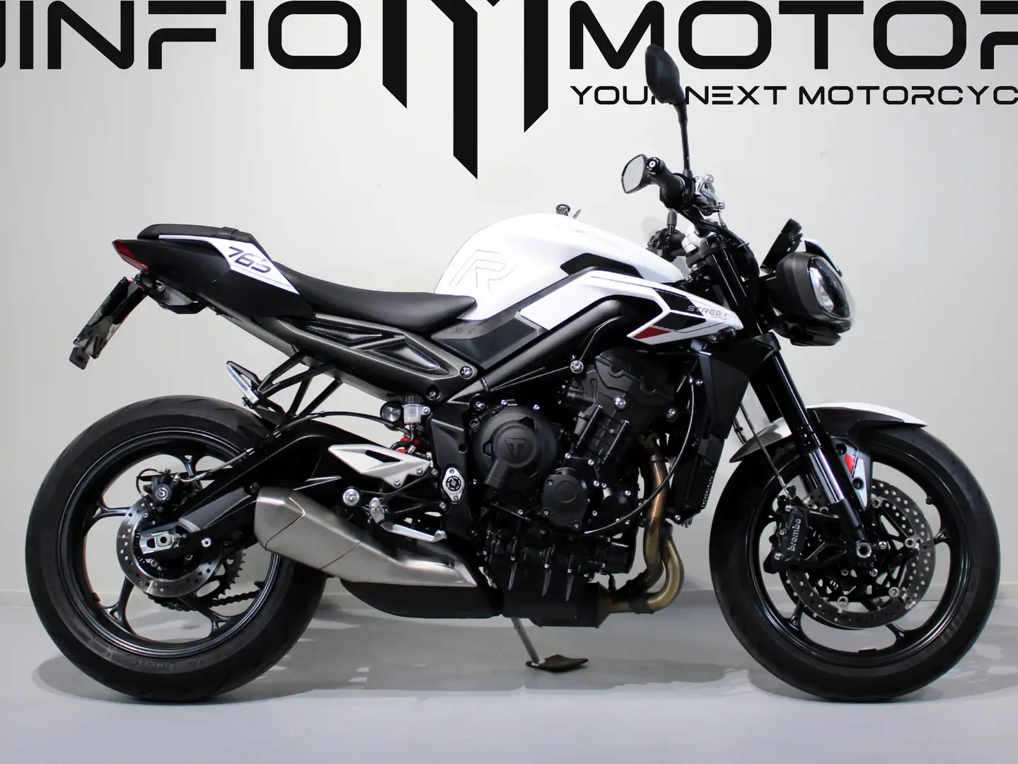 Triumph Street Triple R - 1