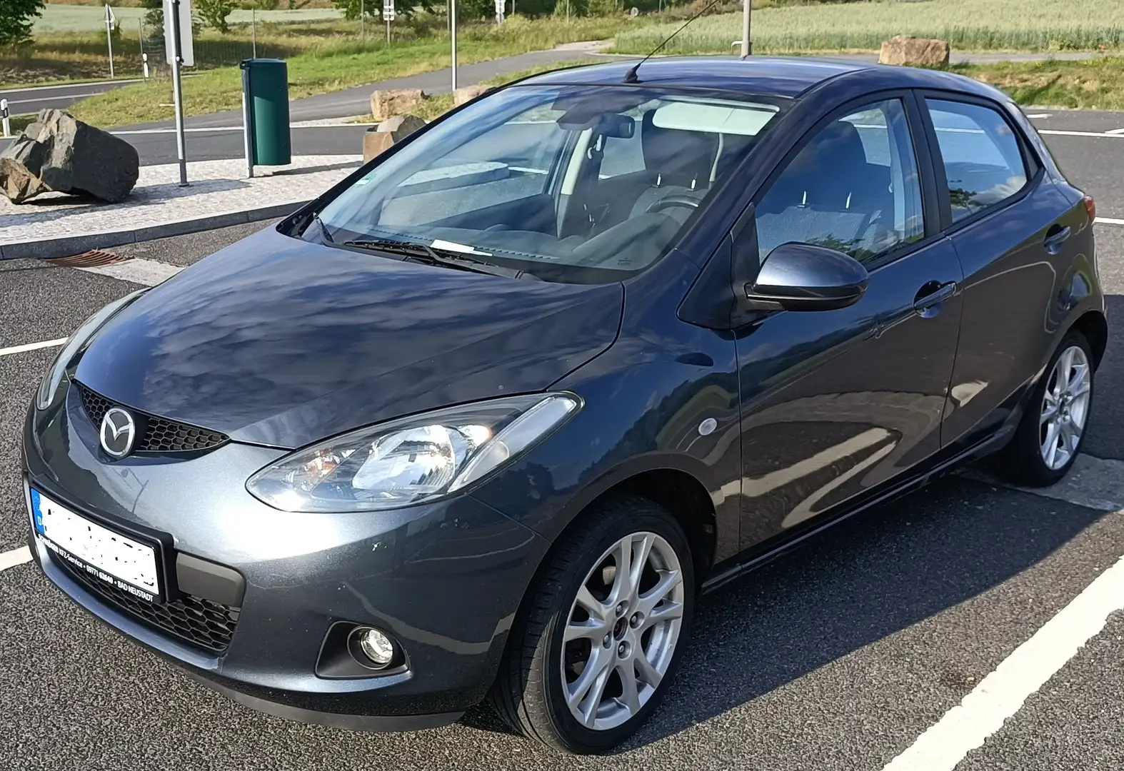 Mazda 2 2 1.5 Impression Grau - 2