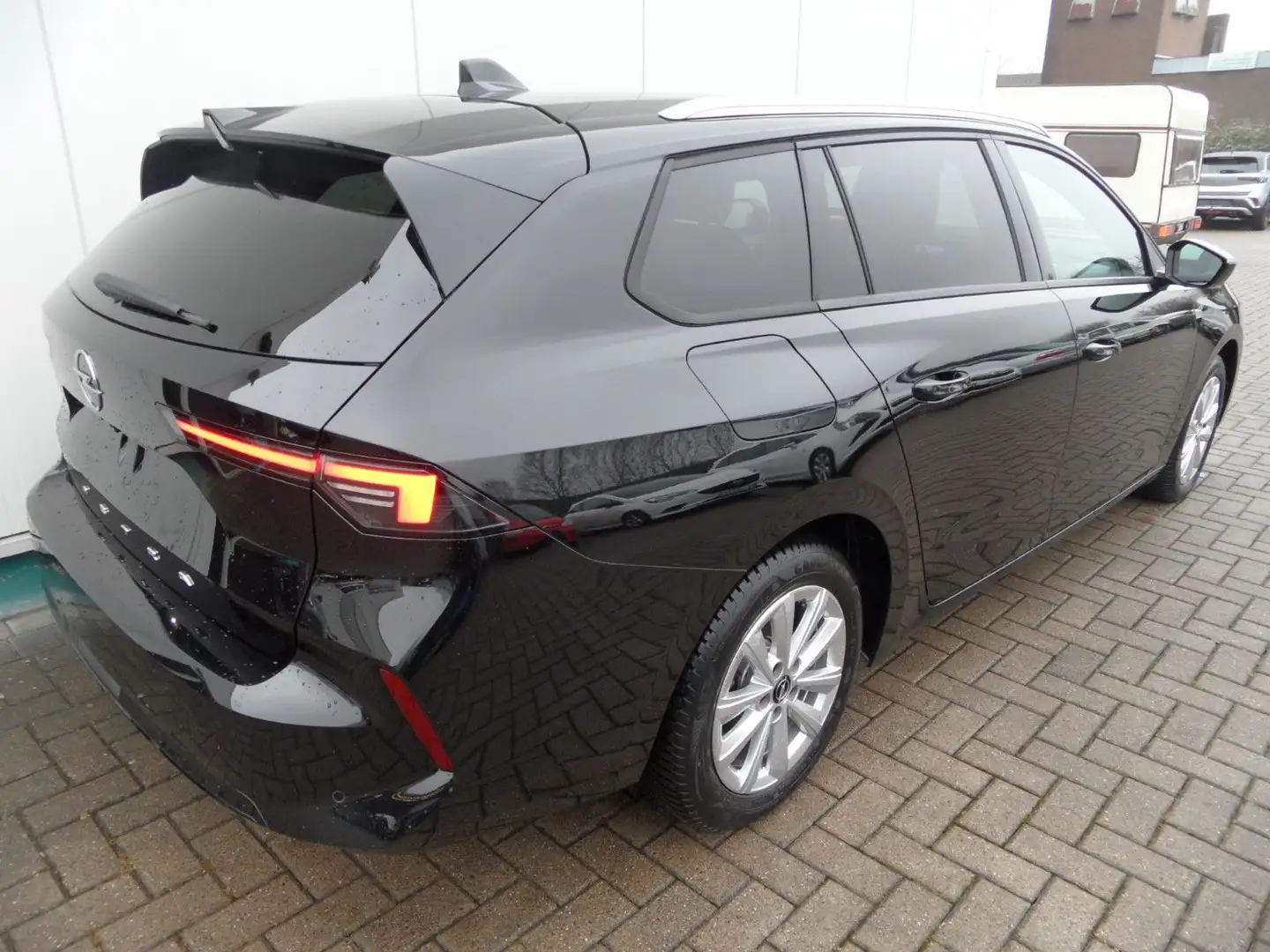 Opel Astra L ST 1,2 Elegance+Kamera+Sitzhzg+AHK+AT Noir - 2