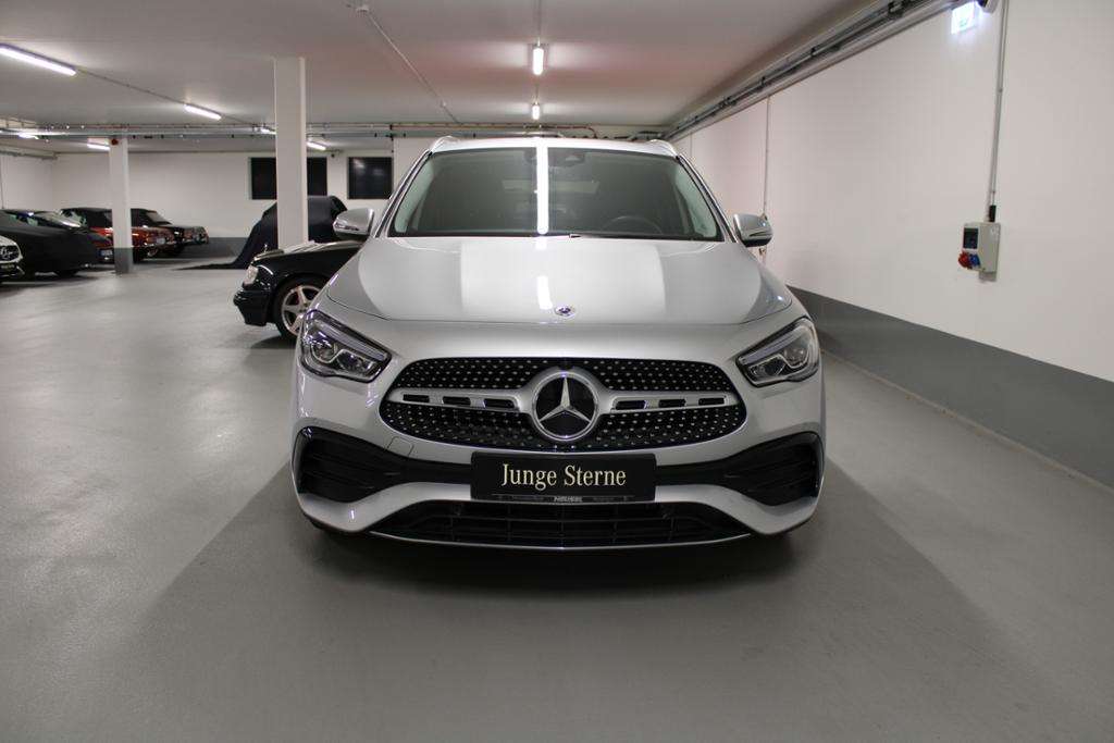 Mercedes-Benz GLA 180