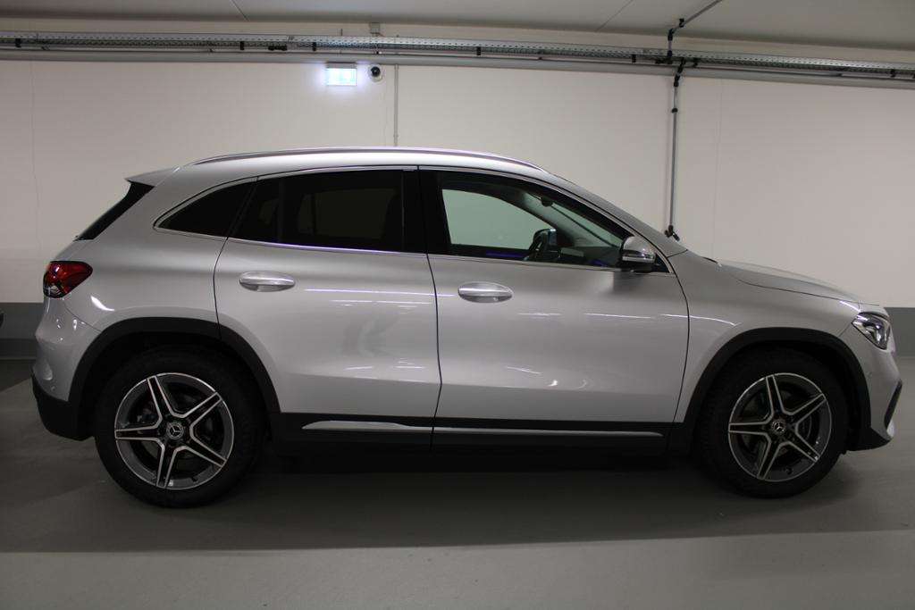 Mercedes-Benz GLA 180