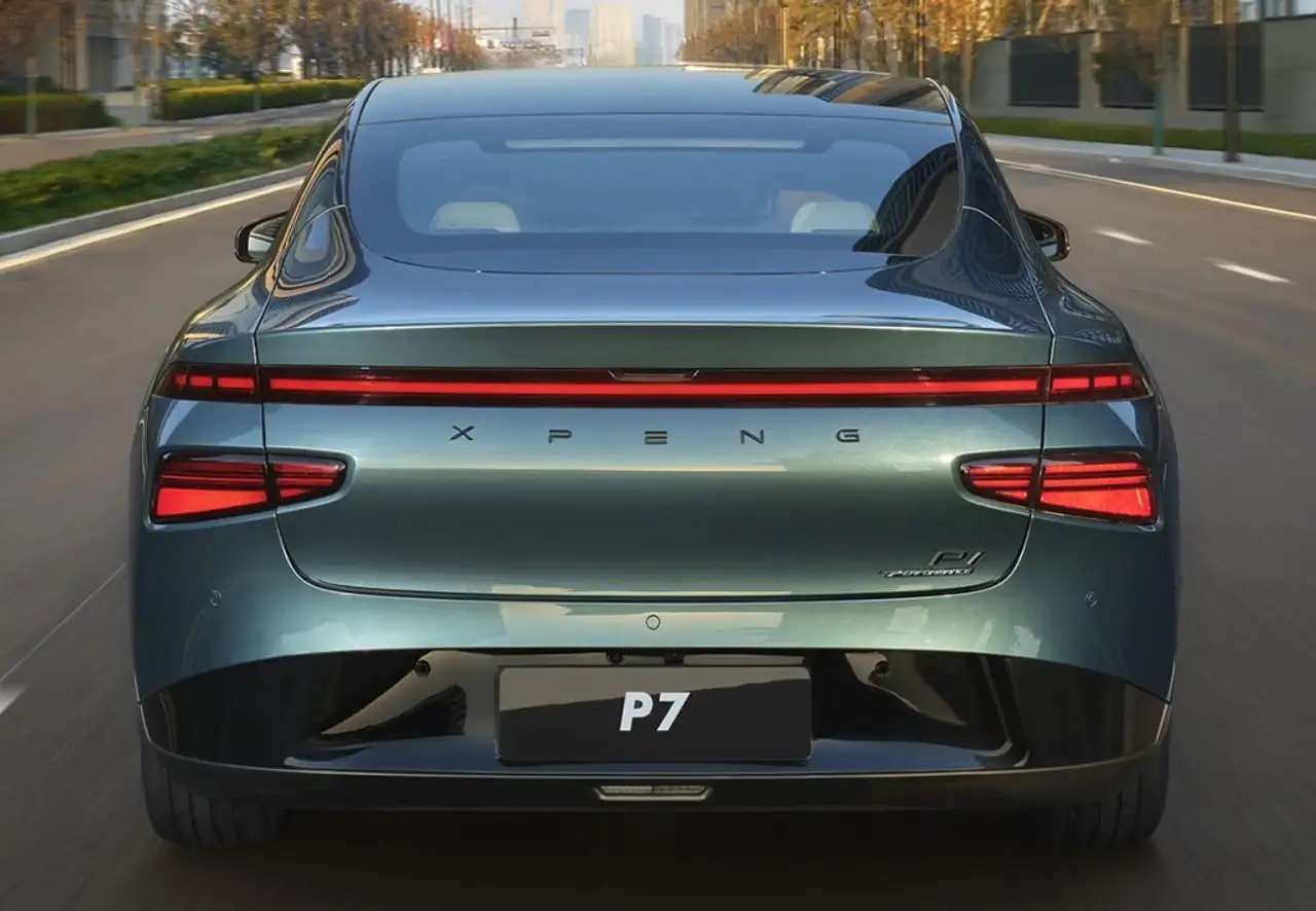 XPENG P7