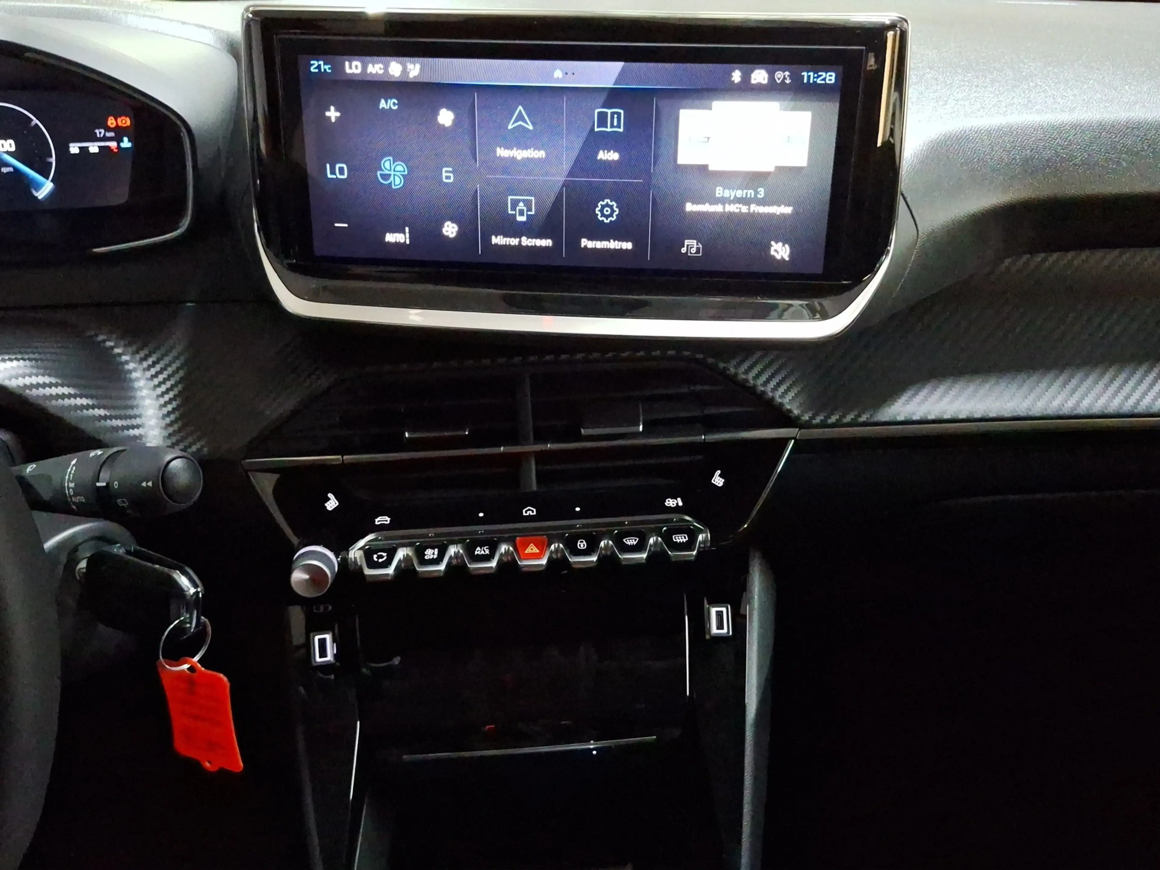 Peugeot 208 1.2 Turbo 100 Allure LED+Navi+SHZ+360+Kam. — photo 14