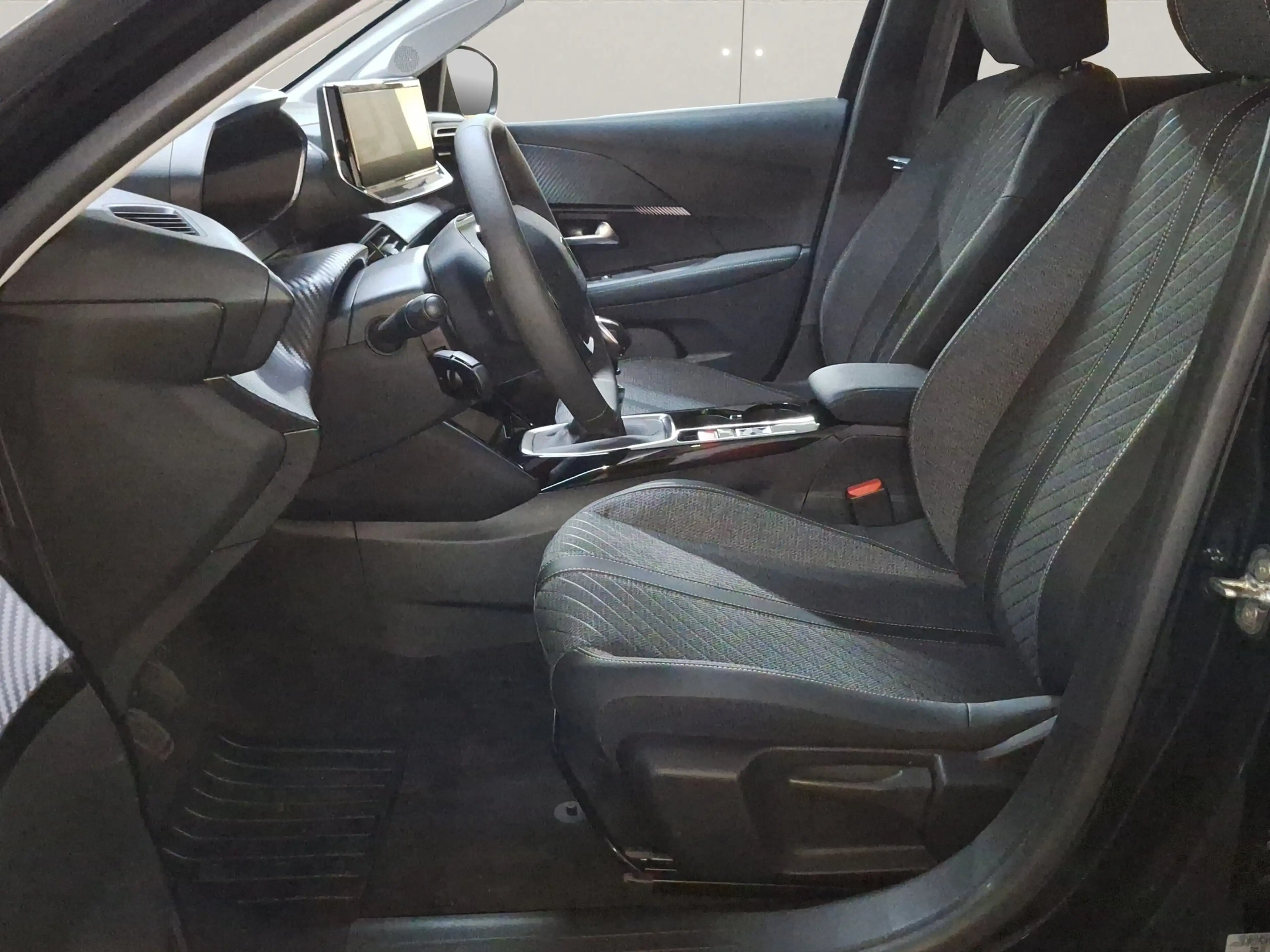 Peugeot 208 1.2 Turbo 100 Allure LED+Navi+SHZ+360+Kam. — photo 7