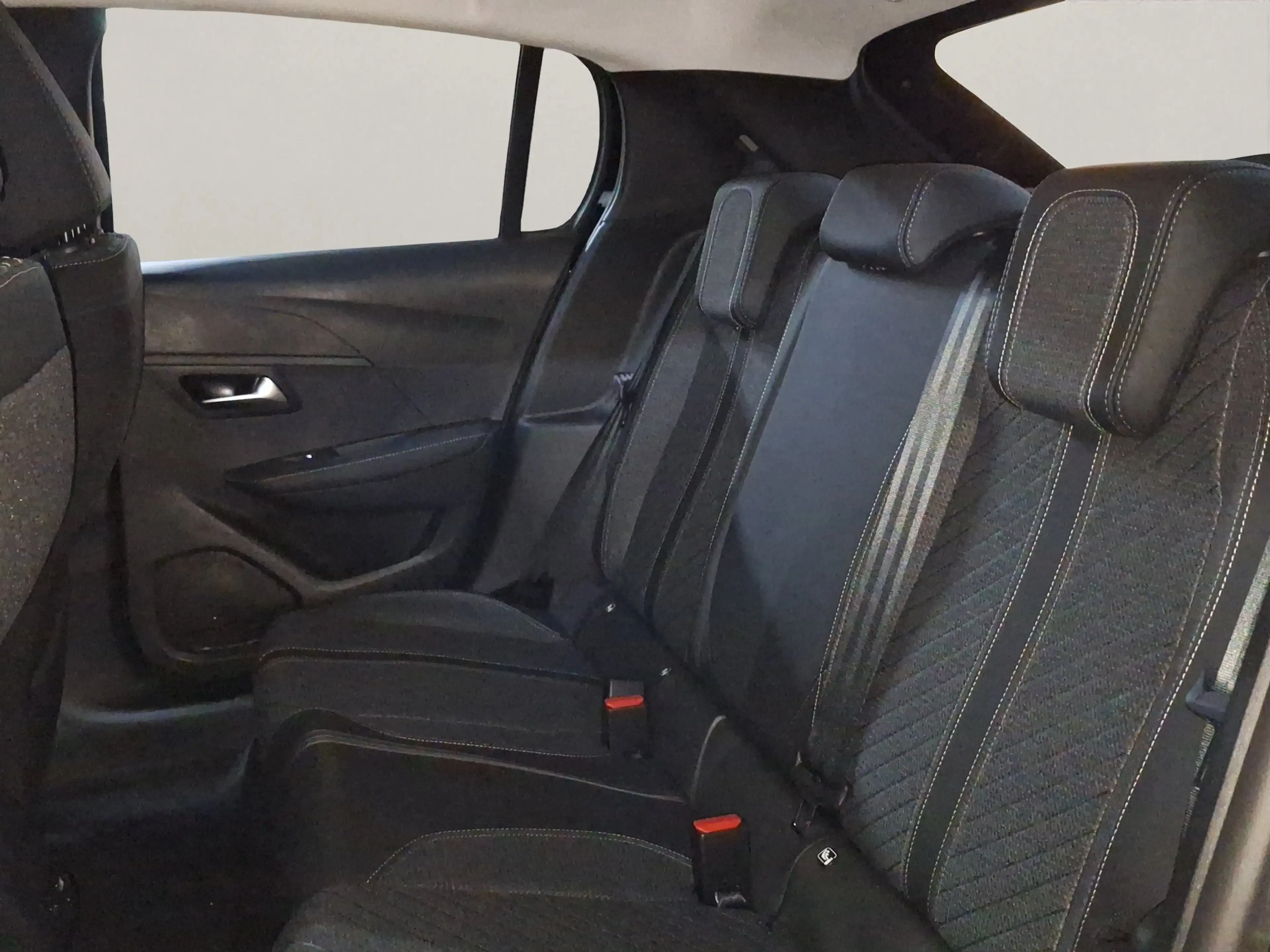 Peugeot 208 1.2 Turbo 100 Allure LED+Navi+SHZ+360+Kam. — photo 11
