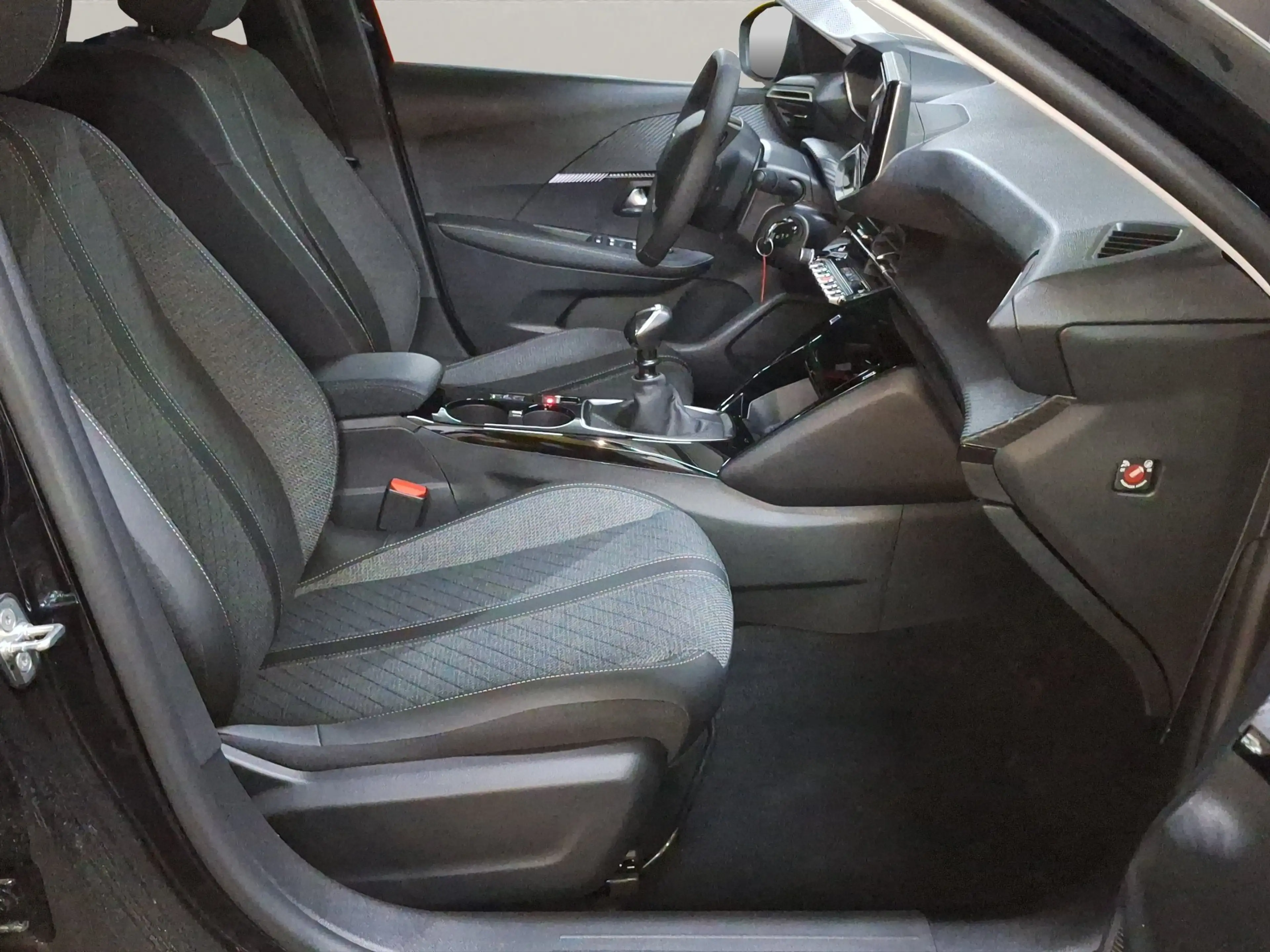 Peugeot 208 1.2 Turbo 100 Allure LED+Navi+SHZ+360+Kam. — photo 15