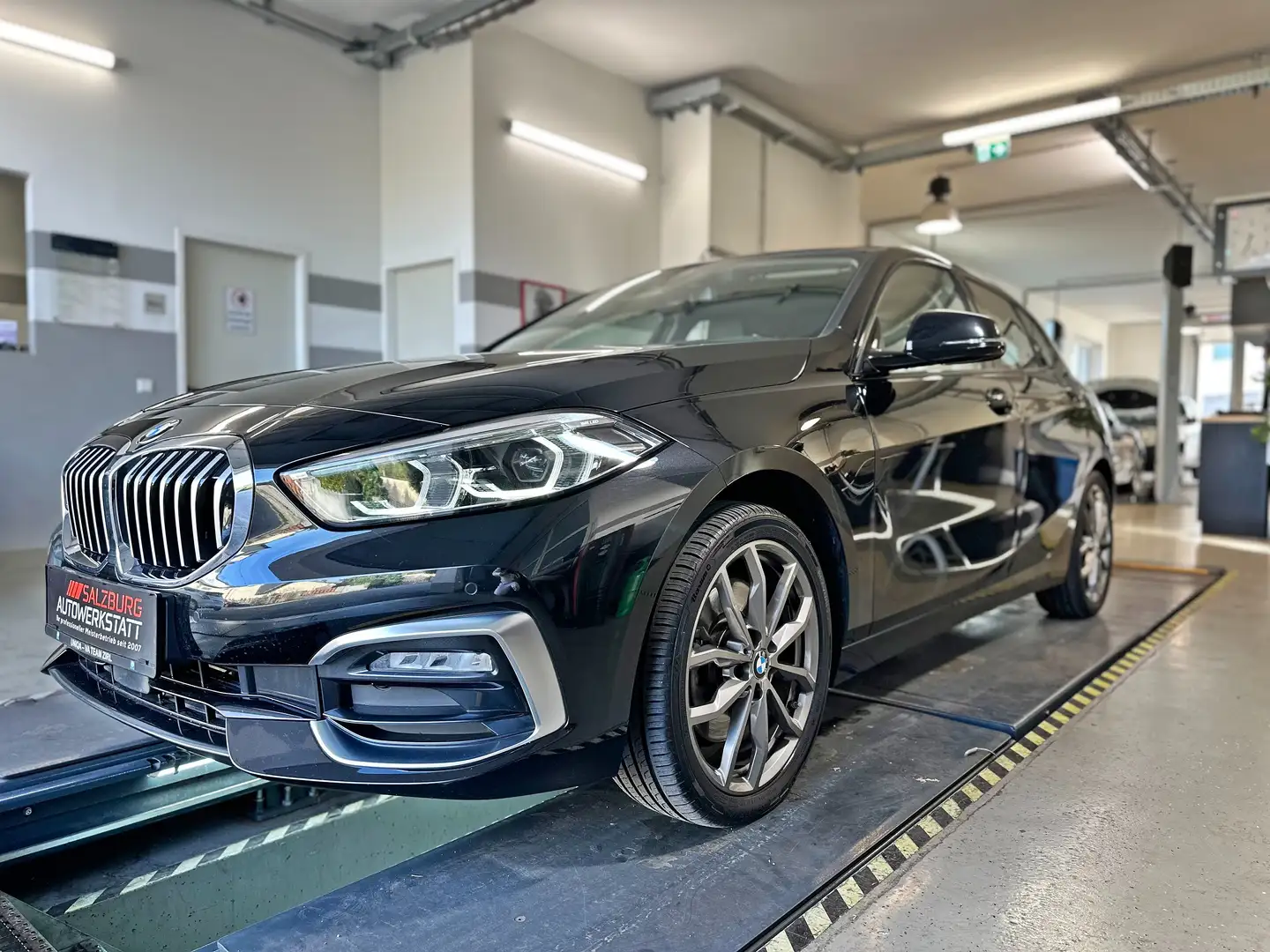BMW 120 d xDrive Luxury Line Aut. | Pano | HeadUp | AHK Noir - 2
