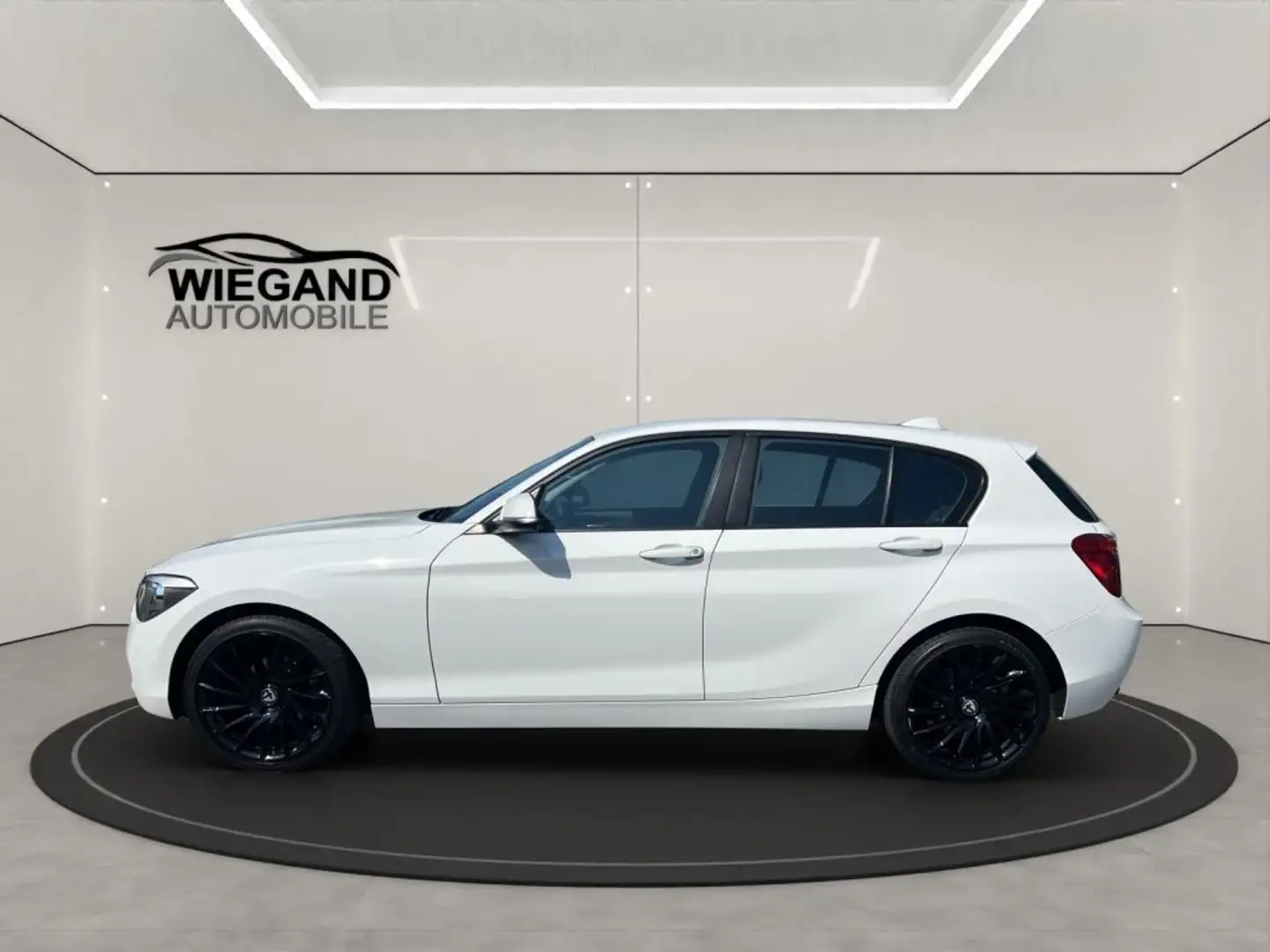 BMW 116 i ADVANTAGE PLUS+SICHTPAKET+SITZHEIZUNG+PDC Wit - 2