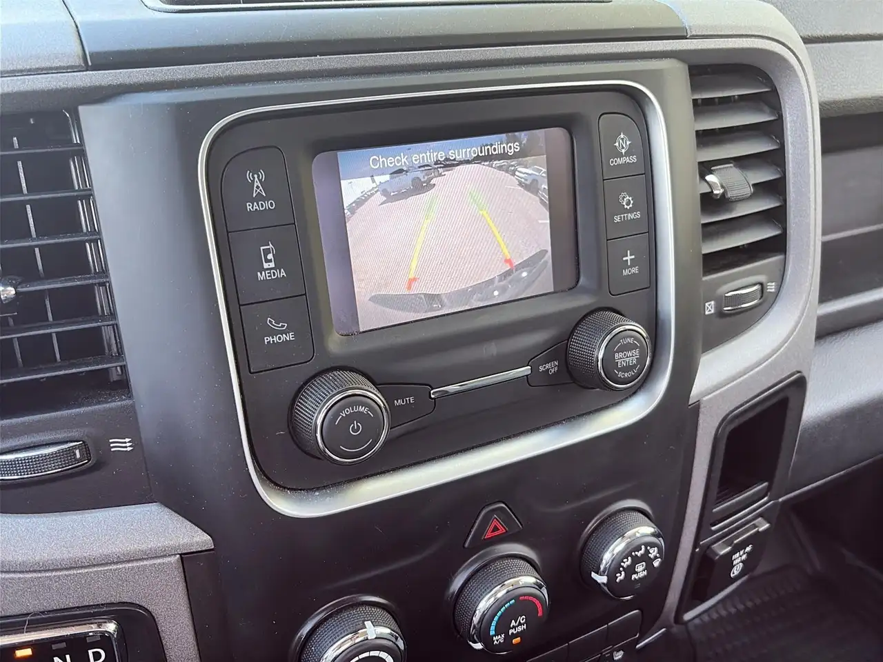 RAM 1500 снимка RAM 1500