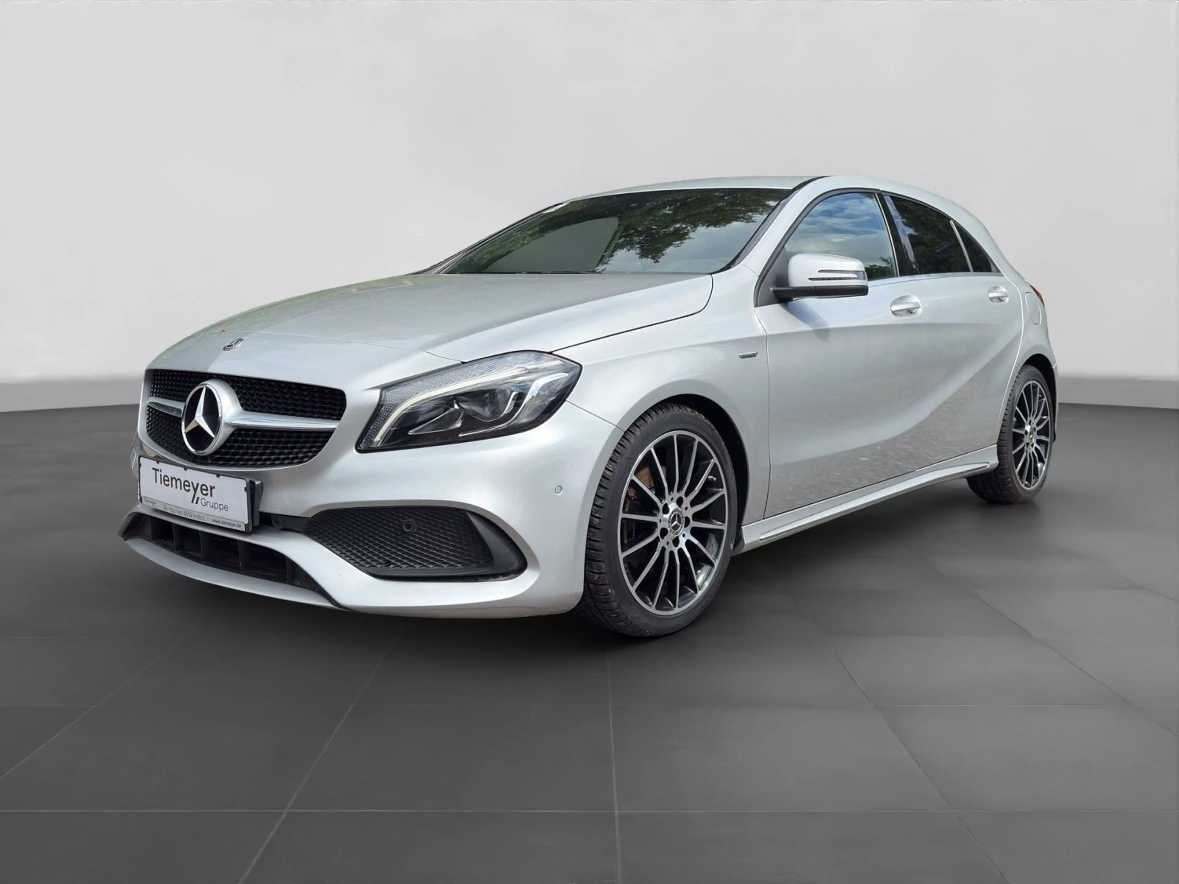 Mercedes-Benz A 180 DCT AMG LINE LM18 LED SHZ — photo 2