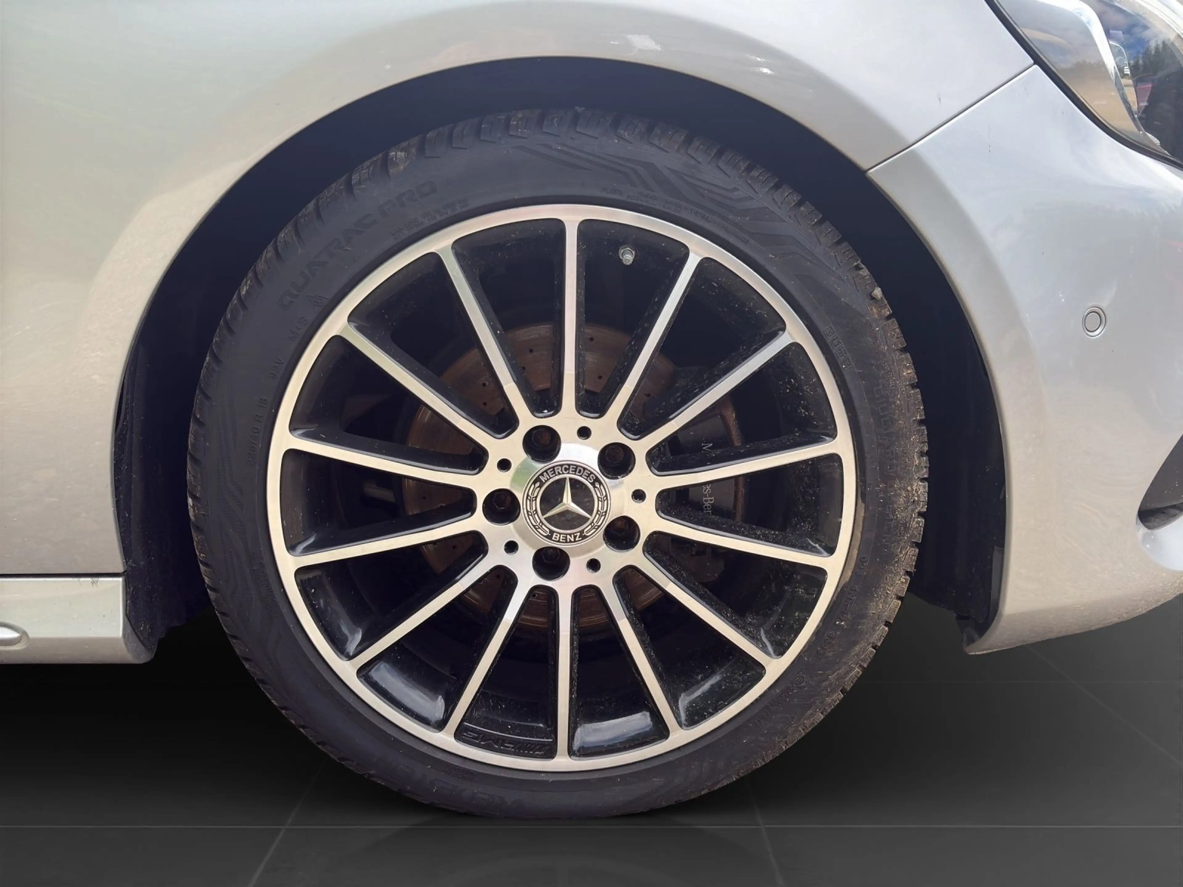 Mercedes-Benz A 180 DCT AMG LINE LM18 LED SHZ — photo 7