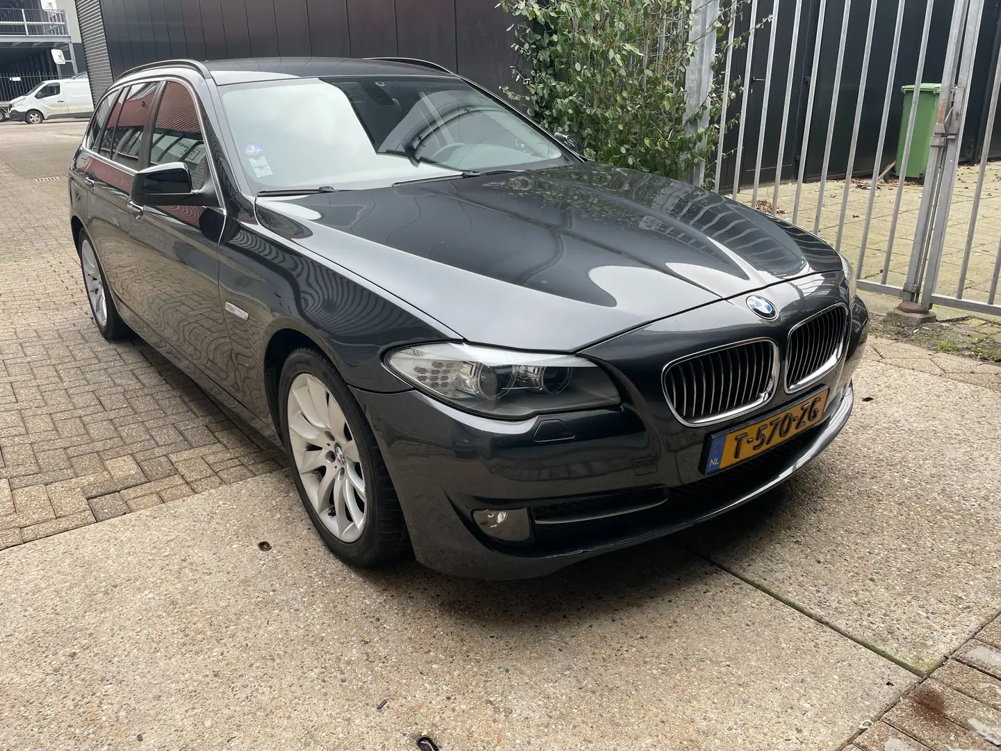 BMW 523 523i Executive Touring Grijs - 2